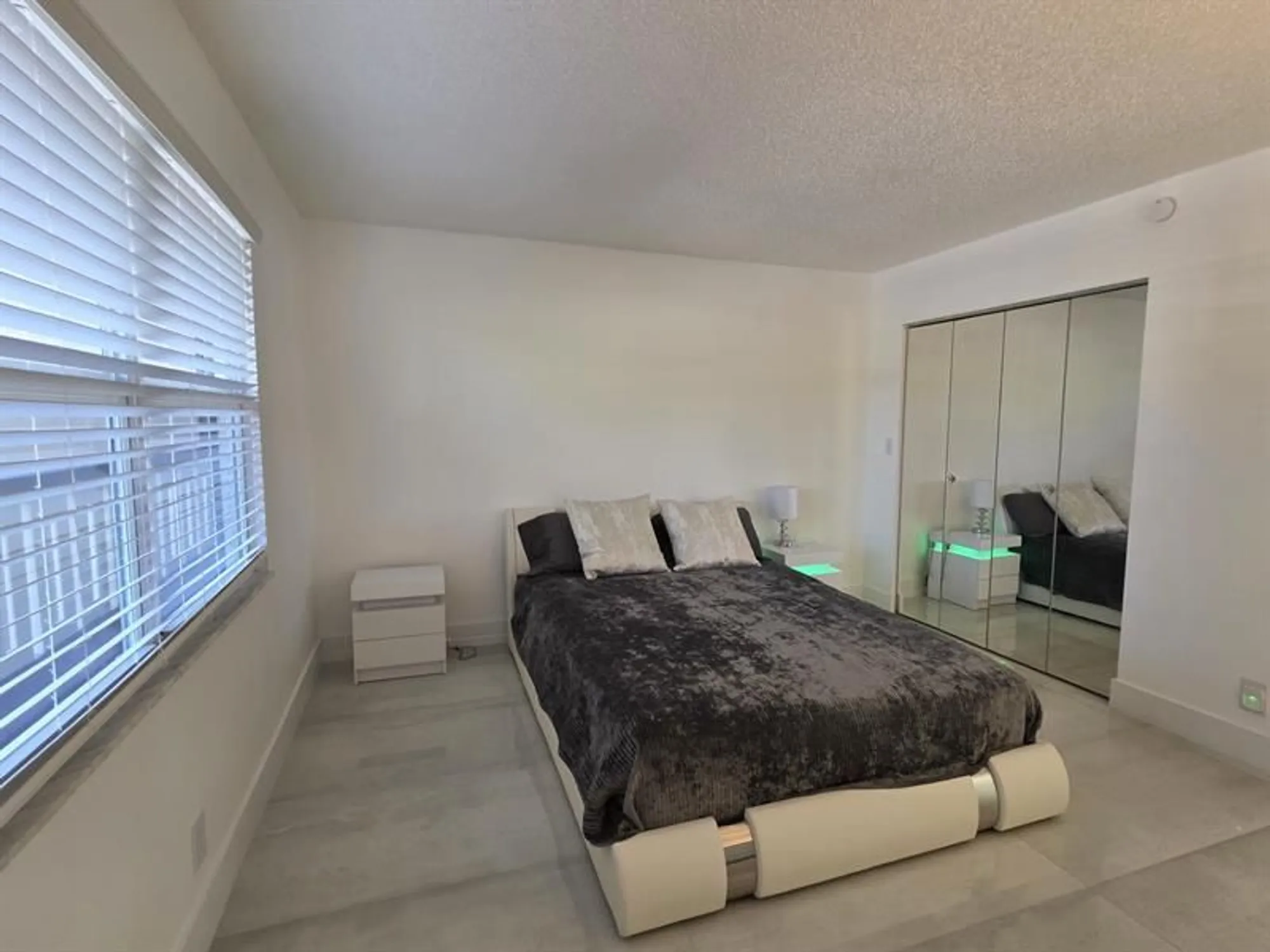 Property Slideshow image 19 of 40 | 3202 portofino pt j2, Coconut Creek, FL, 33066