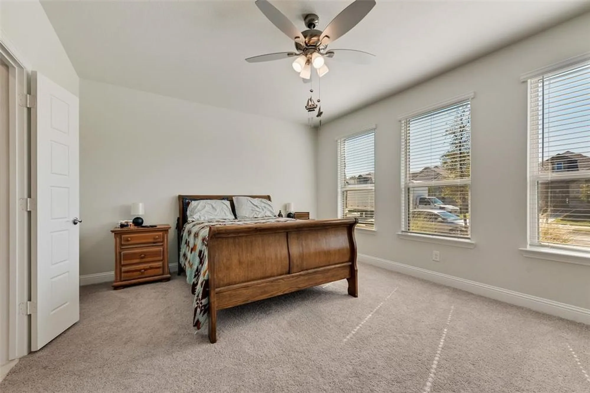 Property Slideshow image 15 of 32 | 2817 livestock dr, Midlothian, TX, 76065