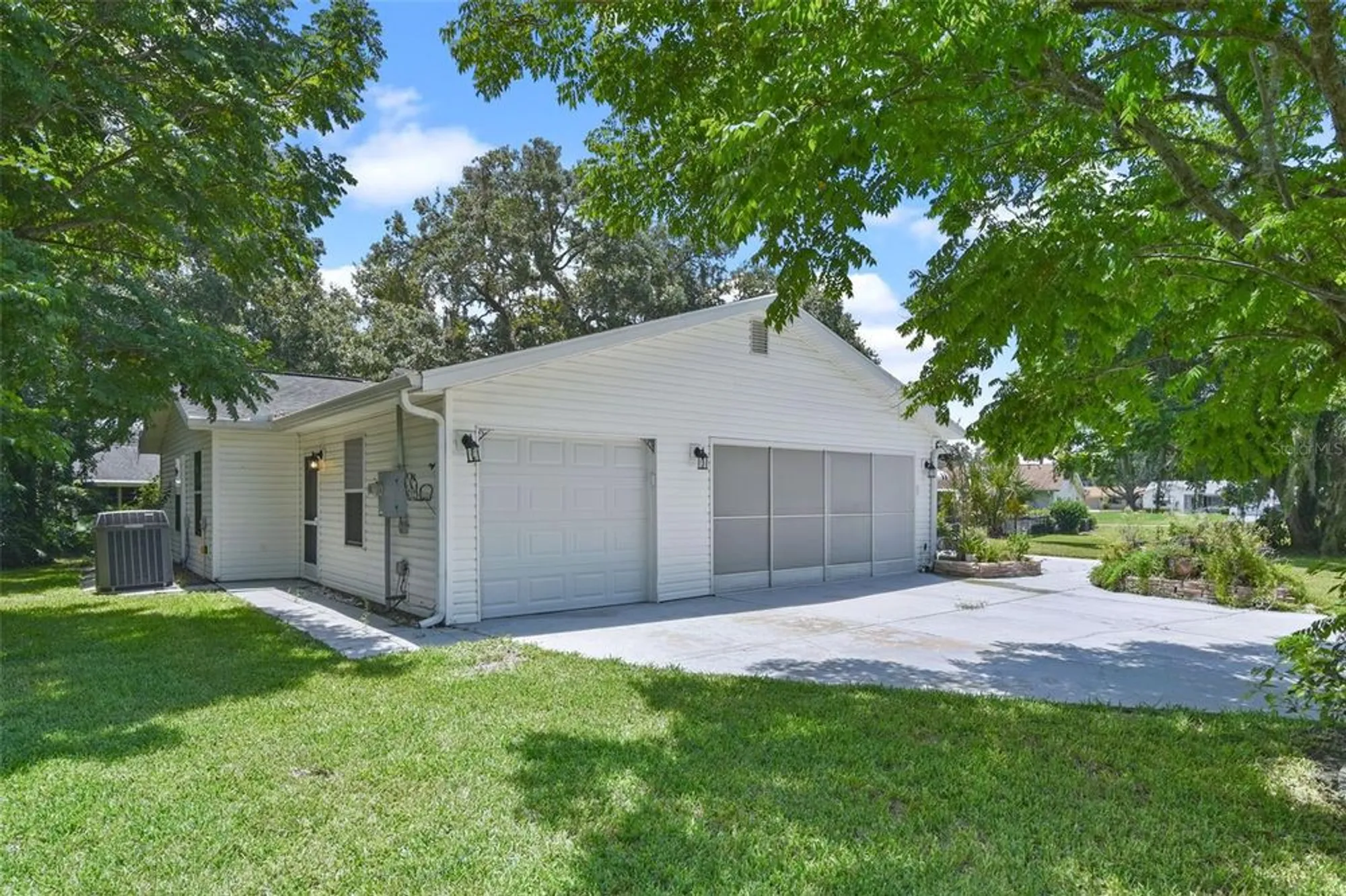 Property Slideshow image 2 of 68 | 10185 se 175th ln, Summerfield, FL, 34491