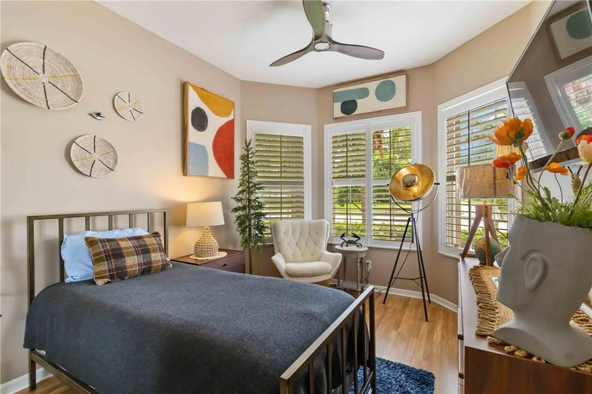 Property Slideshow image 12 of 29 | 6531 43rd ct, Sarasota, FL, 34243