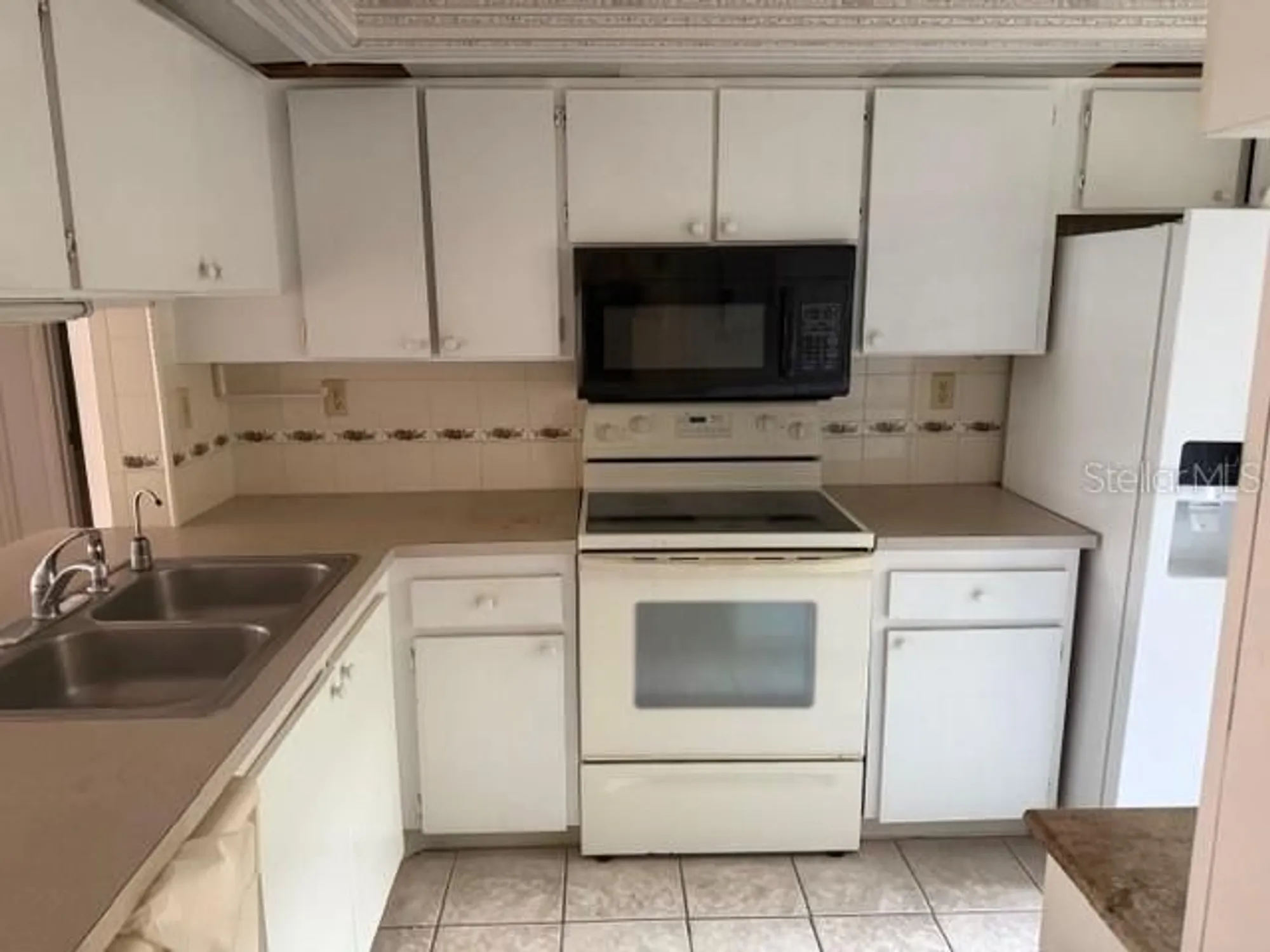 Property Slideshow image 4 of 12 | 6372 palma del mar blvd s apt 118, St Petersburg, FL, 33715