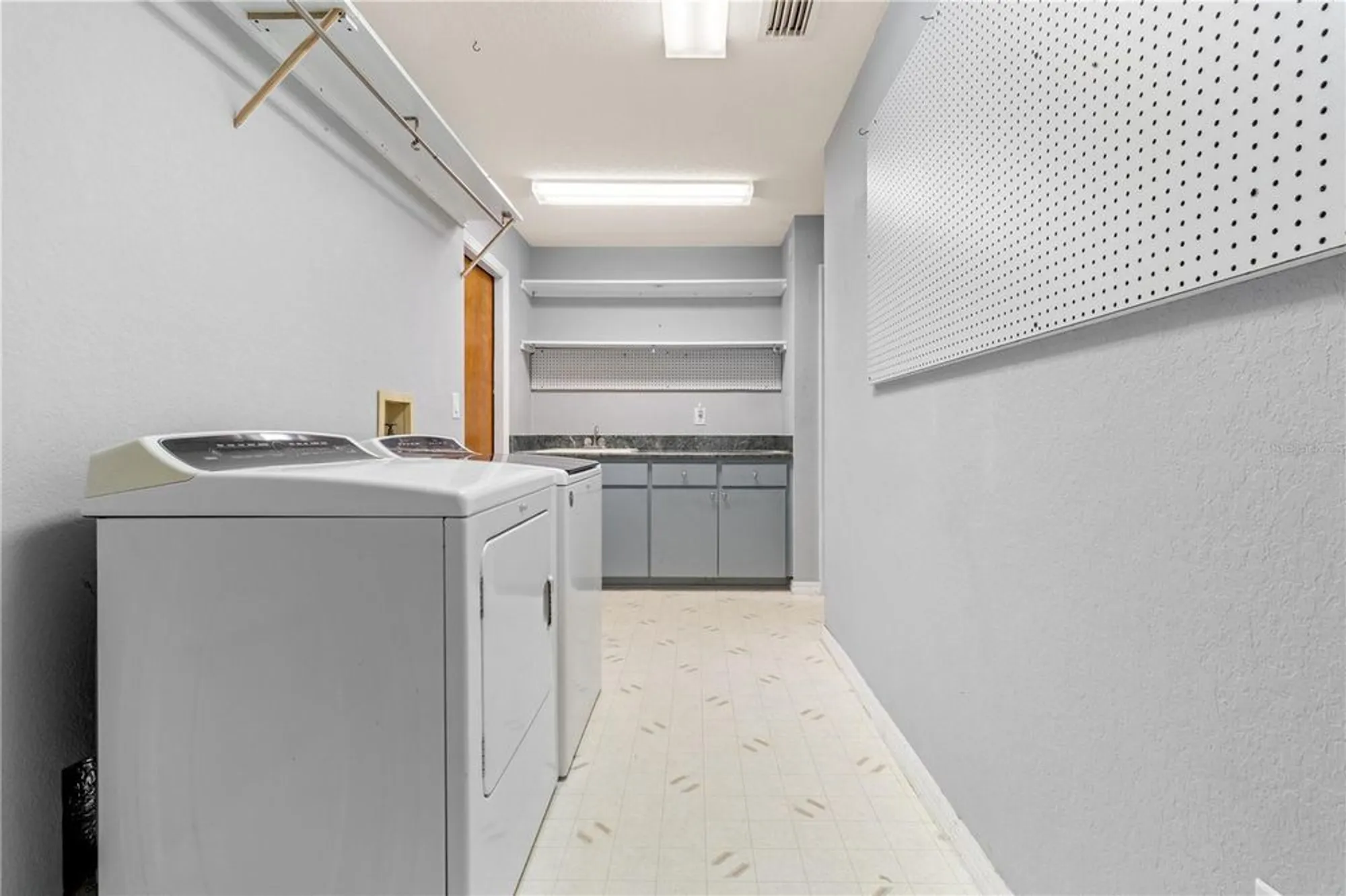 Property Slideshow image 26 of 57 | 9400 merriweather dr, Weeki Wachee, FL, 34613