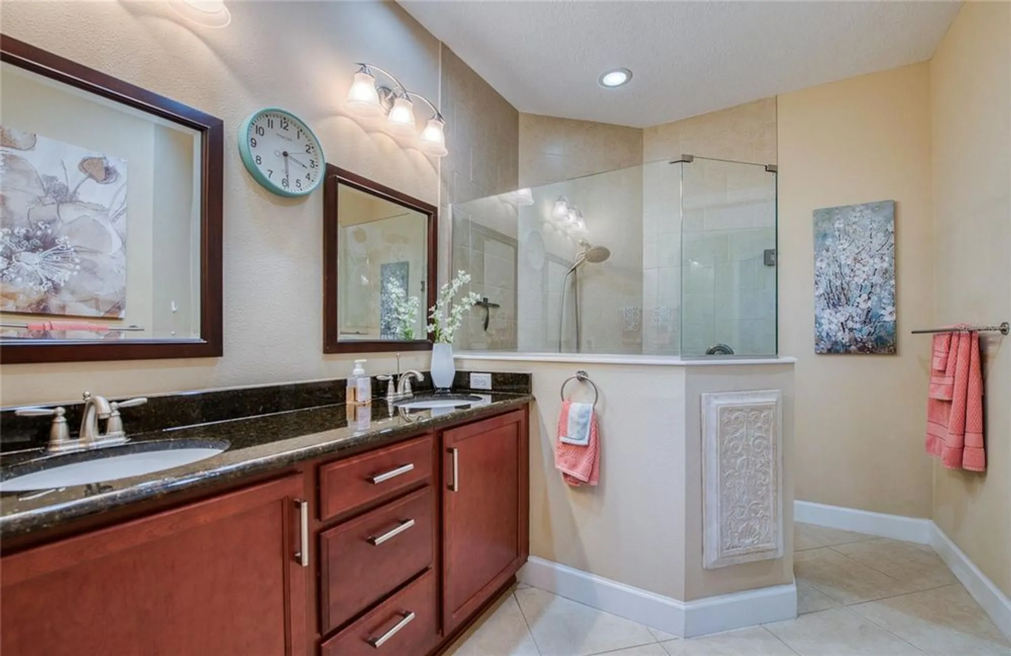 Property Slideshow image 19 of 40 | 2227 nottingham greens dr, Sun City Center, FL, 33573