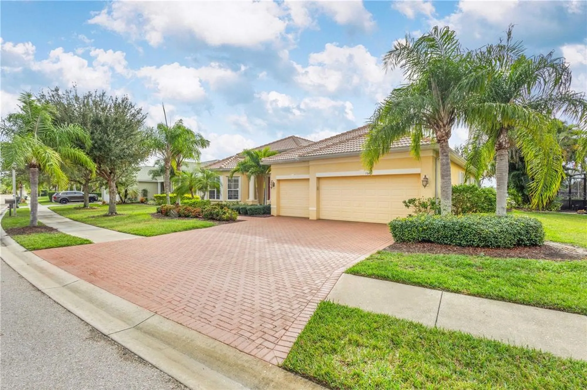 Property Slideshow image 4 of 67 | 1646 creek nine dr, North Port, FL, 34291