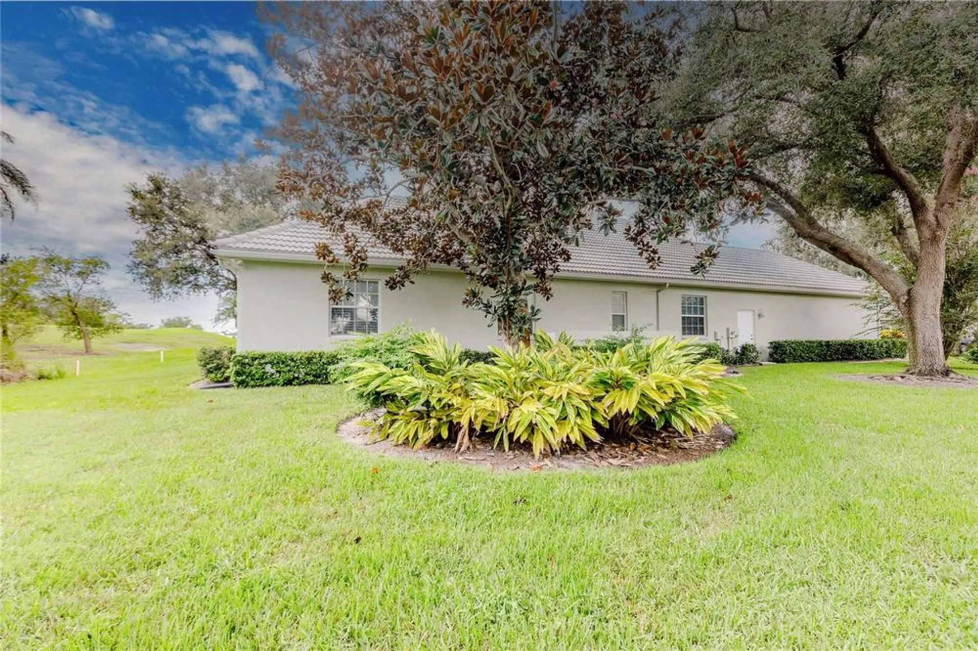 Property Slideshow image 13 of 84 | 442 tremingham way, Venice, FL, 34293