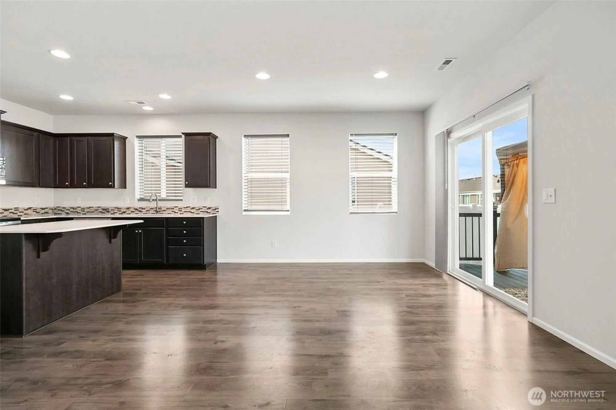 Property Slideshow image 9 of 38 | 103 hickory ave 35, Orting, WA, 98360