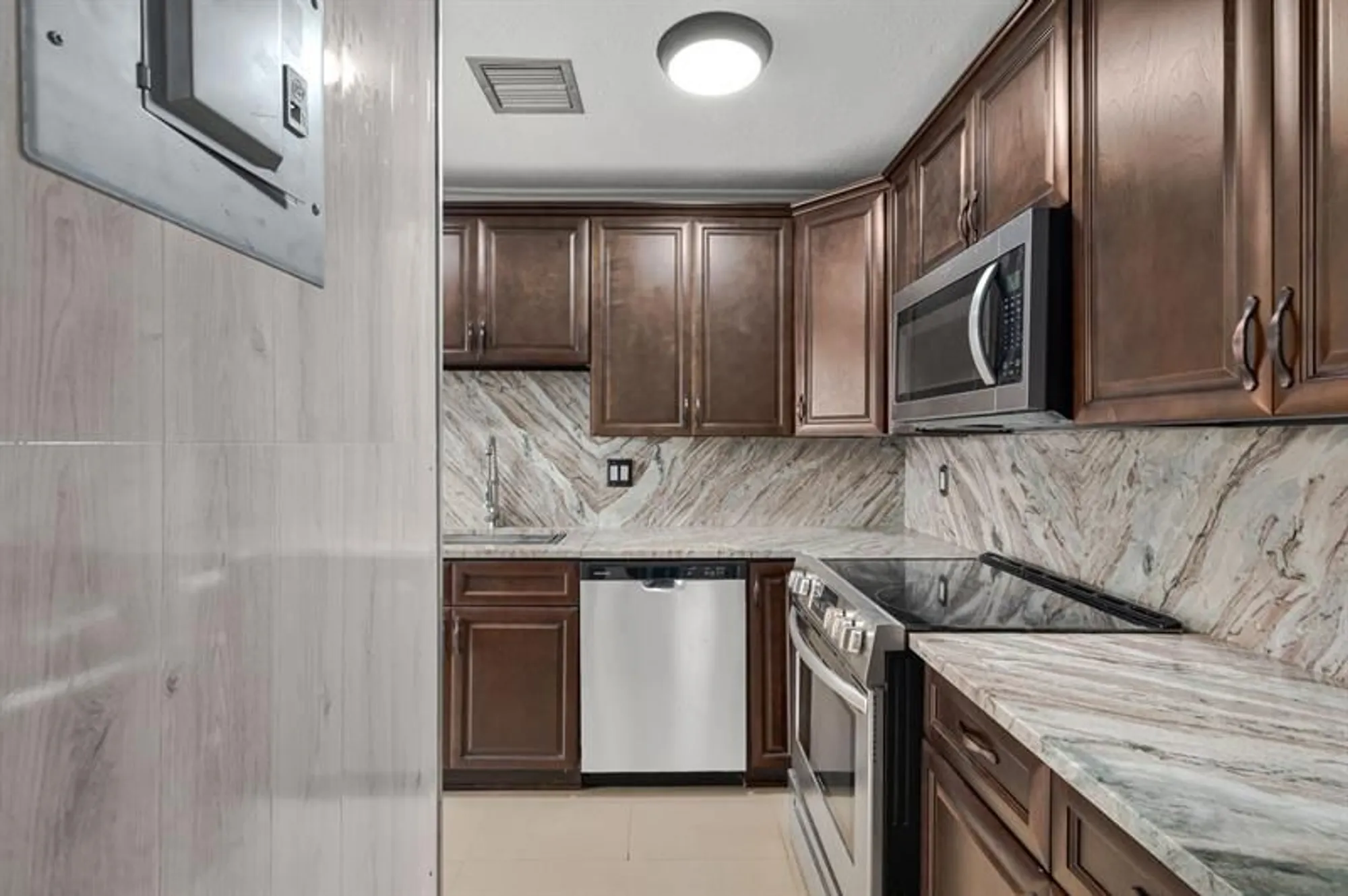 Property Slideshow image 11 of 22 | 2601 red hibiscus blvd 102, Delray Beach, FL, 33445