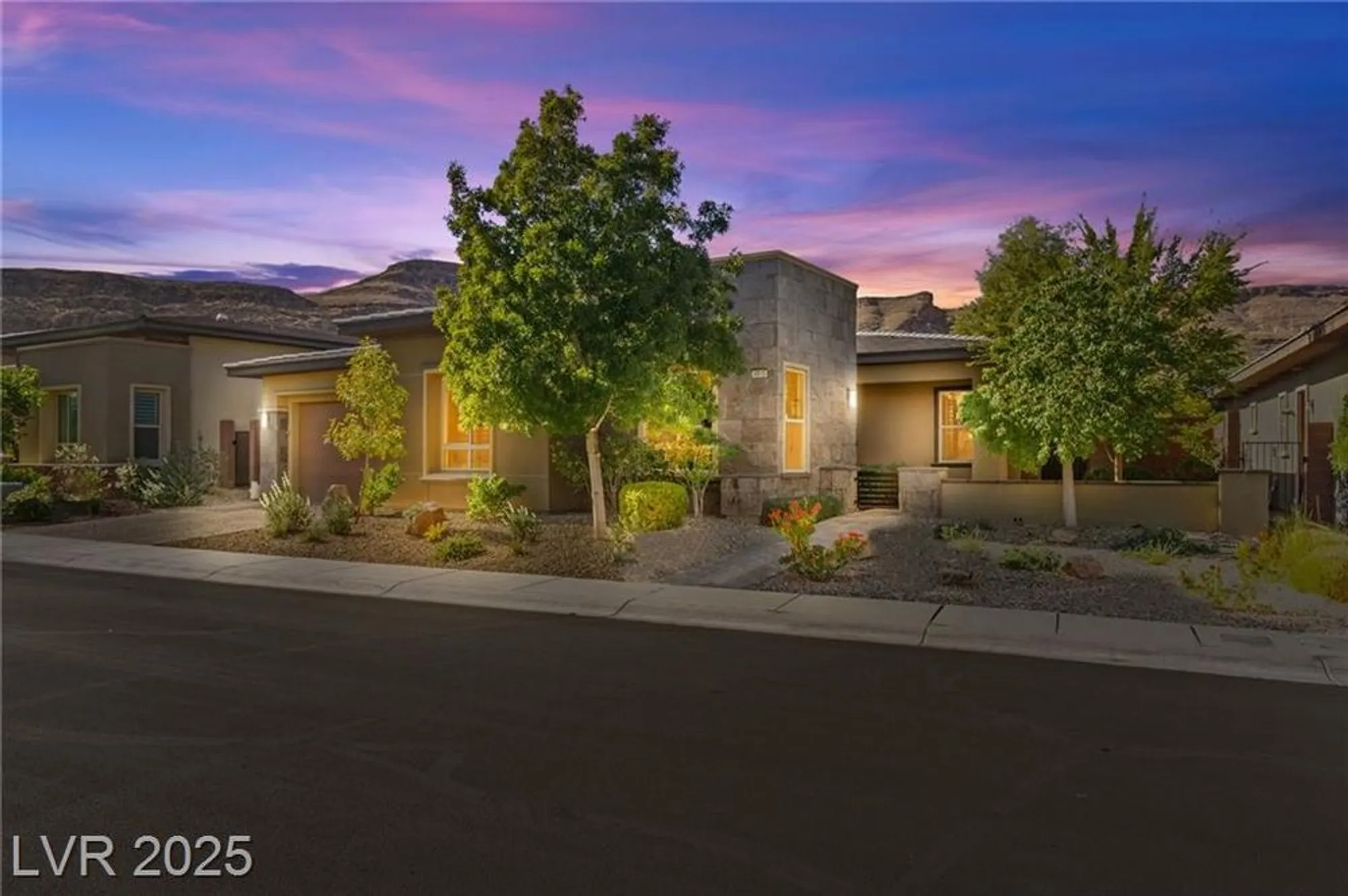 Property Slideshow image 10 of 55 | 6810 silver crescent st, Las Vegas, NV, 89148