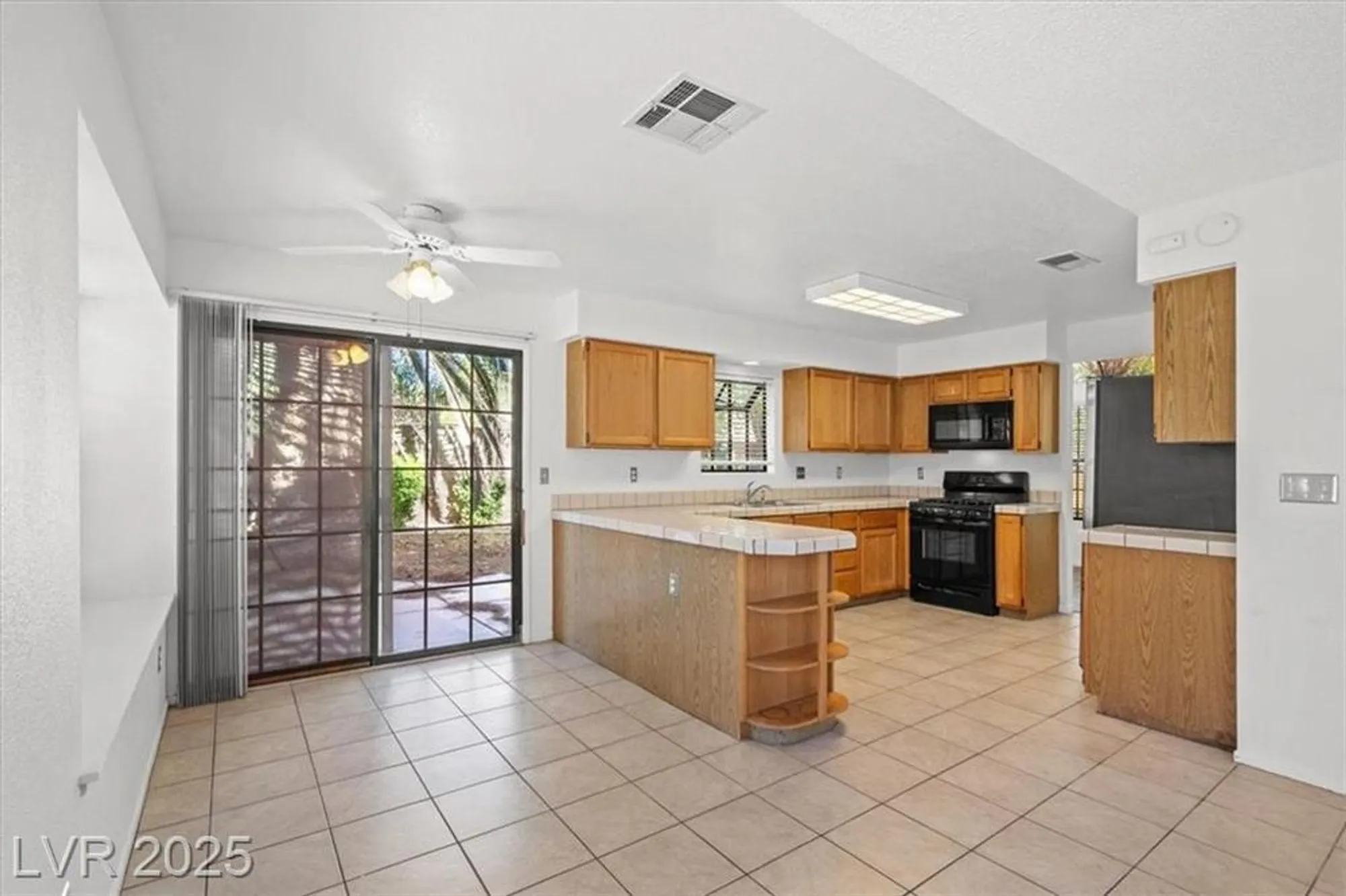 Property Slideshow image 6 of 37 | 4833 fiesta lakes st, Las Vegas, NV, 89130