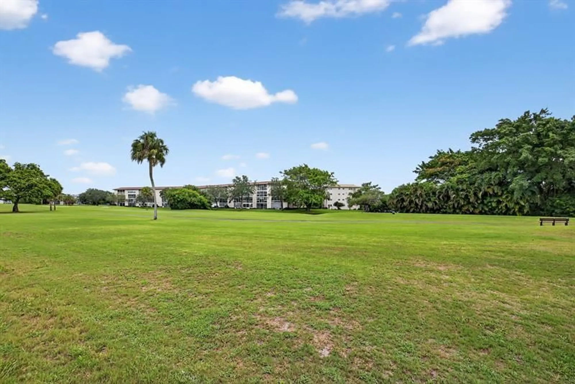 Property Slideshow image 22 of 24 | 2902 victoria cir g3, Coconut Creek, FL, 33066