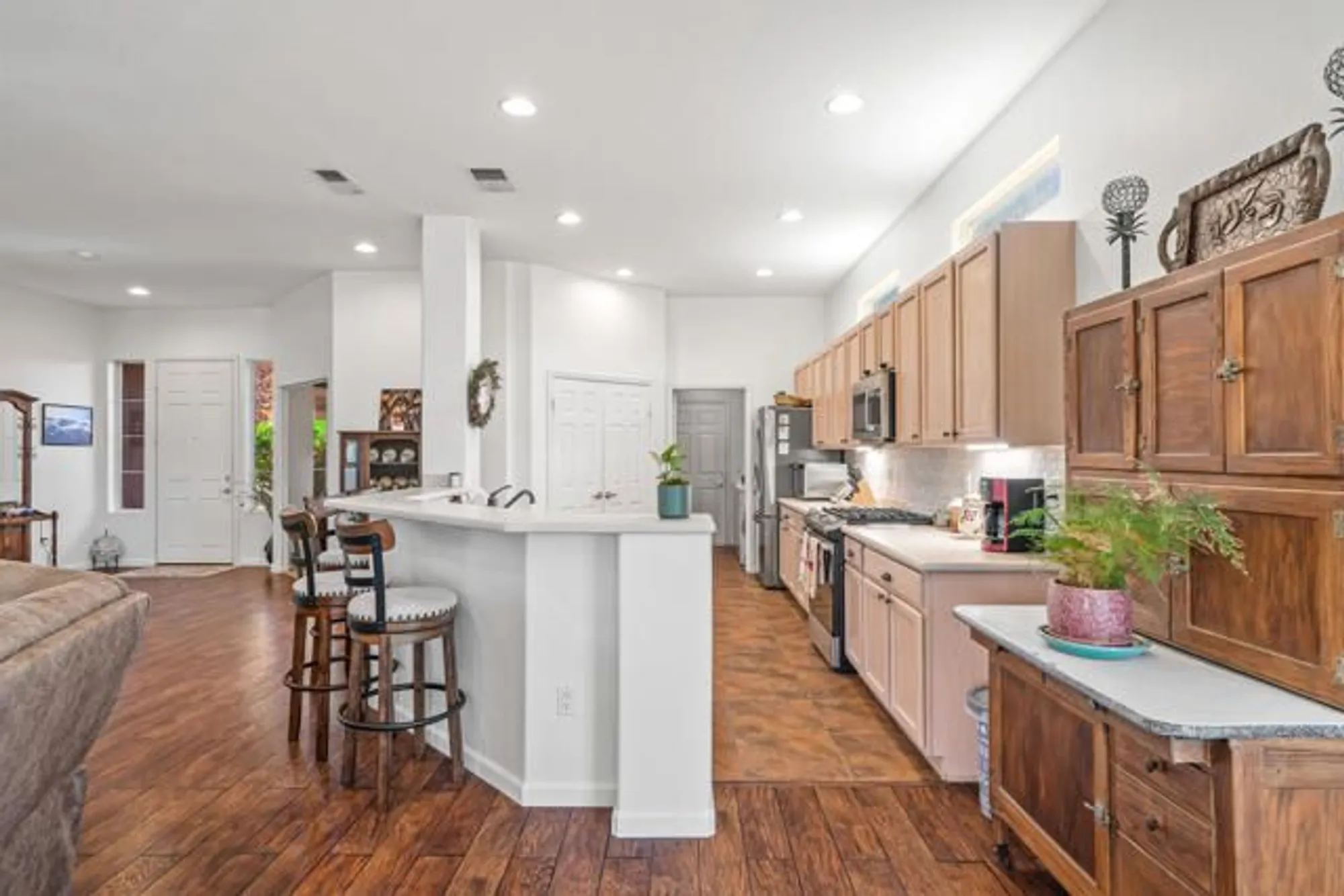 Property Slideshow image 16 of 56 | 44129 royal troon dr, Indio, CA, 92201