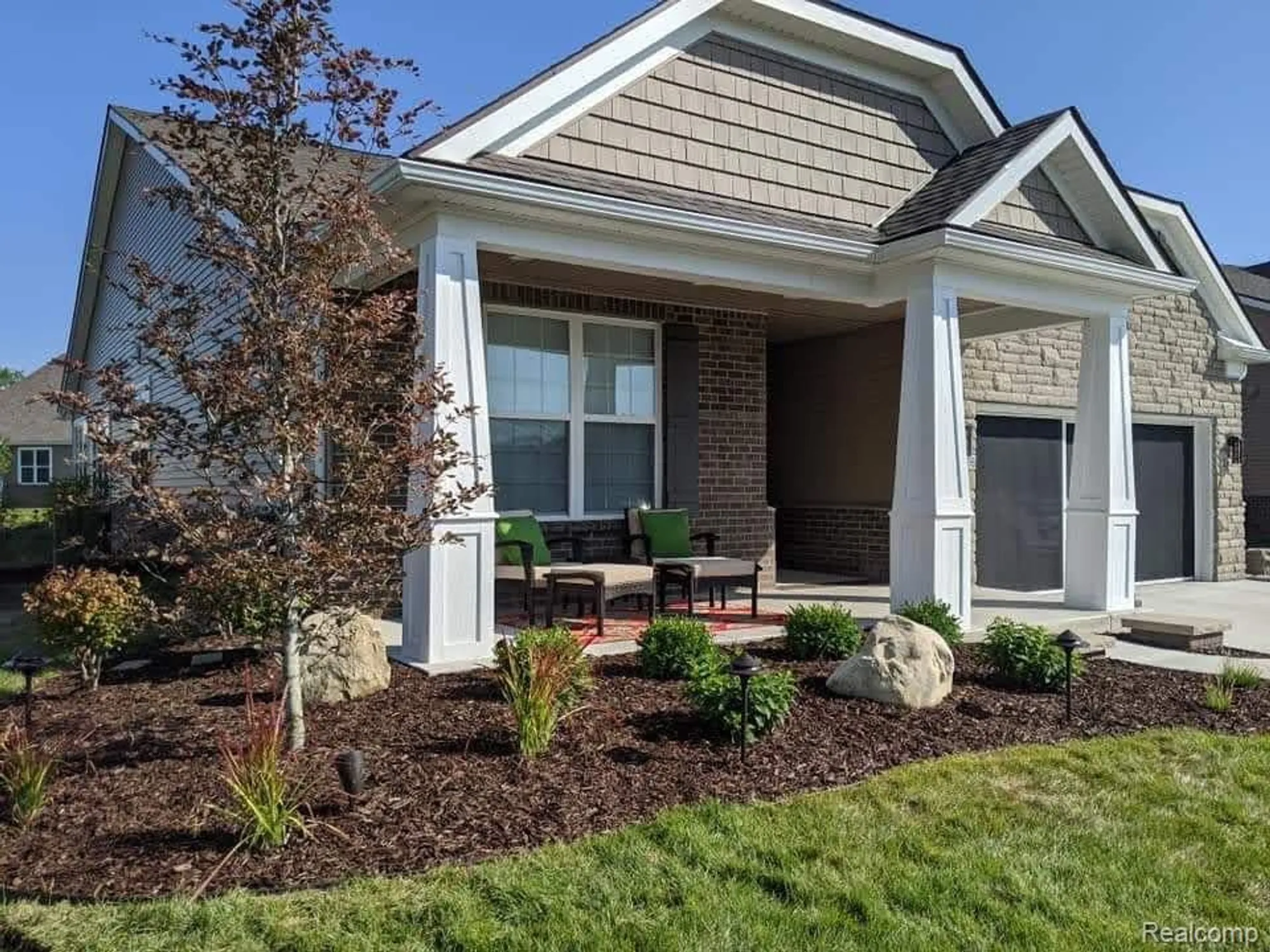 Property Slideshow image 10 of 51 | 27176 walloon way, Brownstown Twp, MI, 48134