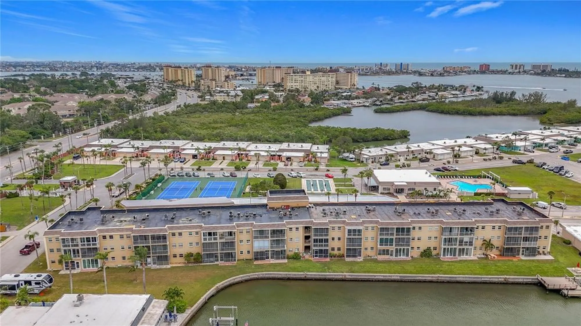 Property Slideshow image 34 of 39 | 1 boca ciega point blvd apt 215, St Petersburg, FL, 33708