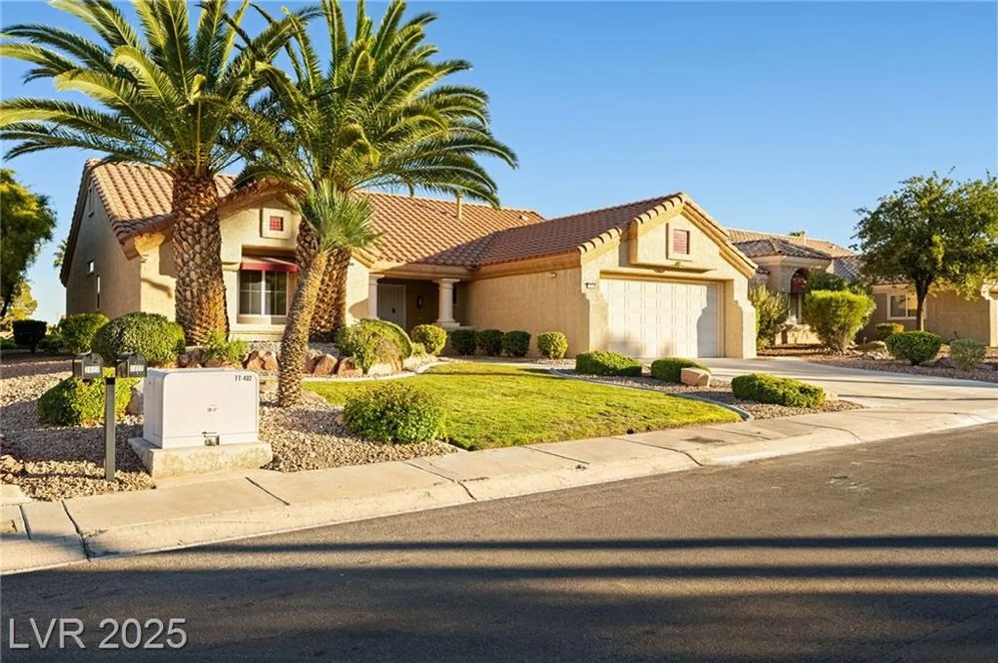 Property Slideshow image 42 of 44 | 2808 crown ridge dr, Las Vegas, NV, 89134