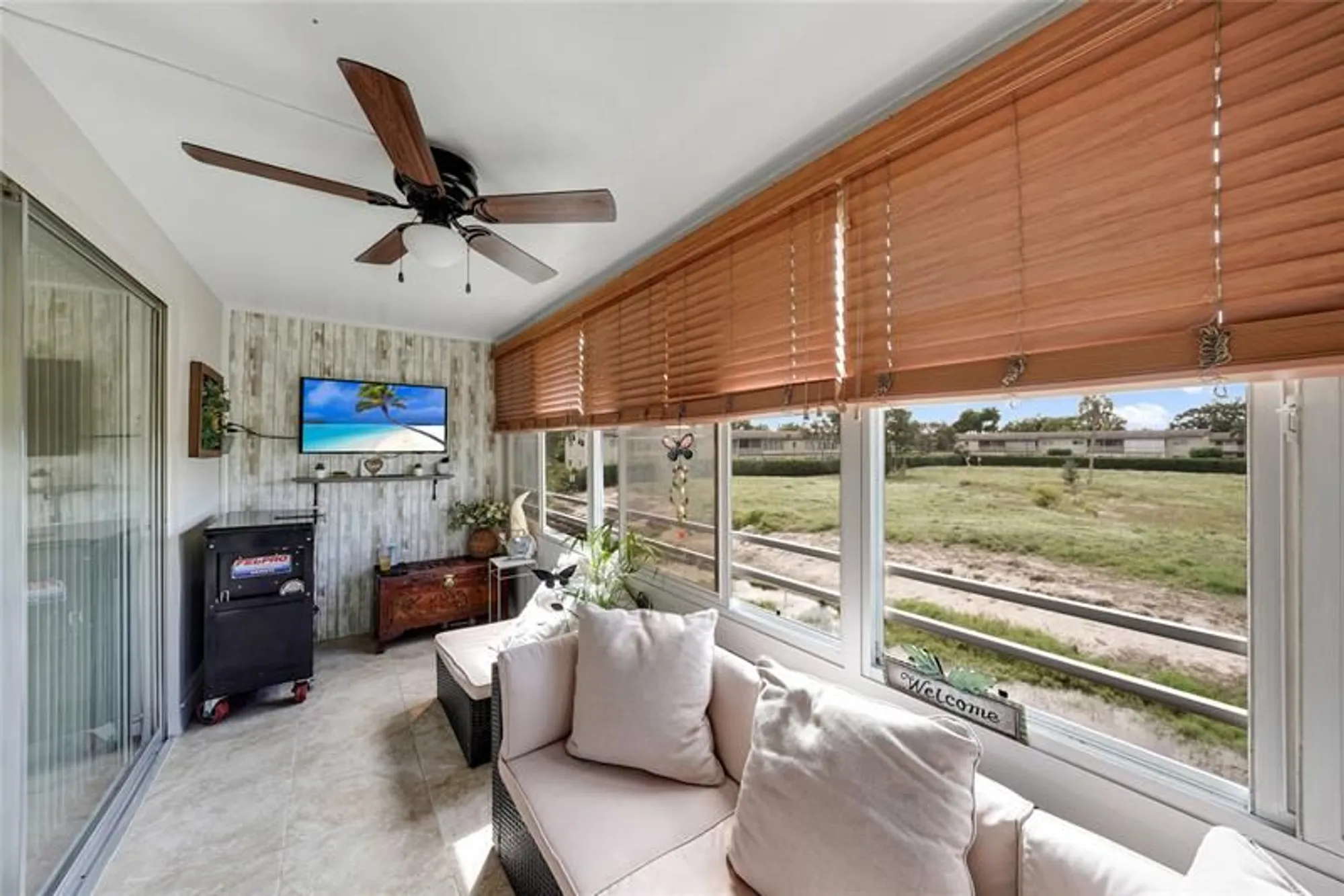 Property Slideshow image 19 of 51 | 551 nw 76th ter apt 208, Margate, FL, 33063