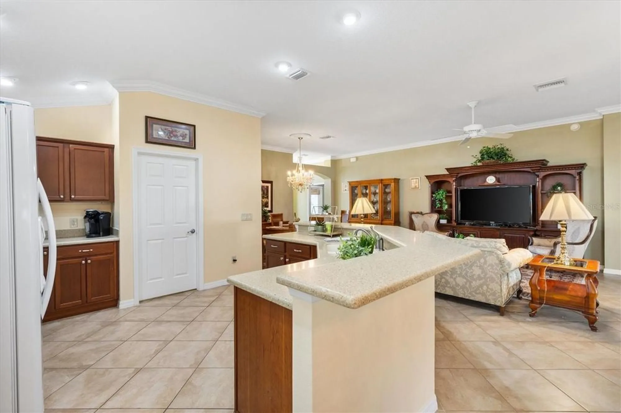 Property Slideshow image 13 of 35 | 933 folkstone way, The Villages, FL, 32162