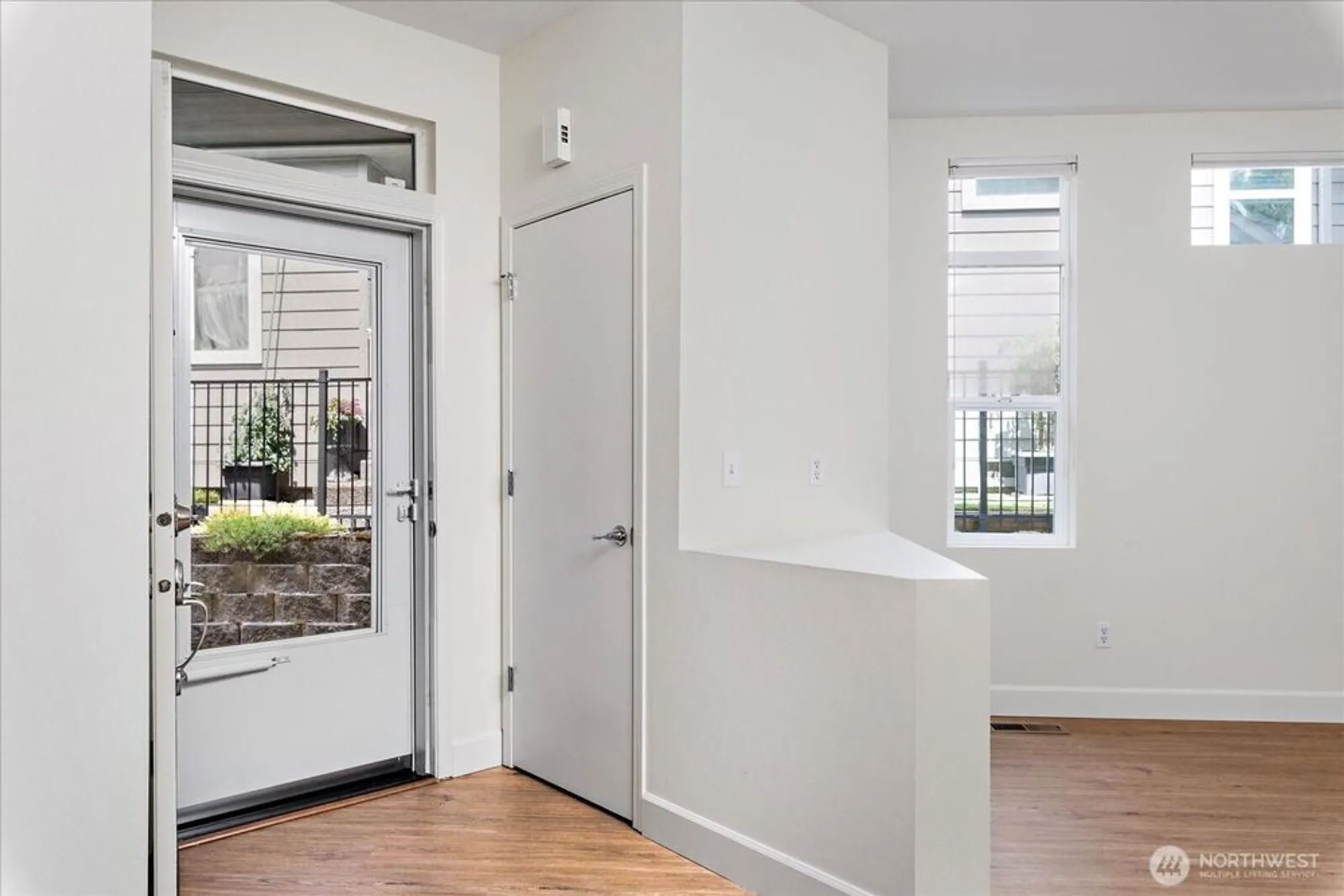 Property Slideshow image 10 of 32 | 13720 231st ln, Redmond, WA, 98053