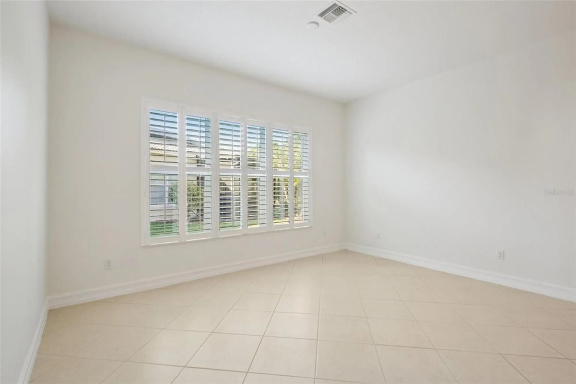 Property Slideshow image 35 of 53 | 5004 sandy brook cir, Wimauma, FL, 33598