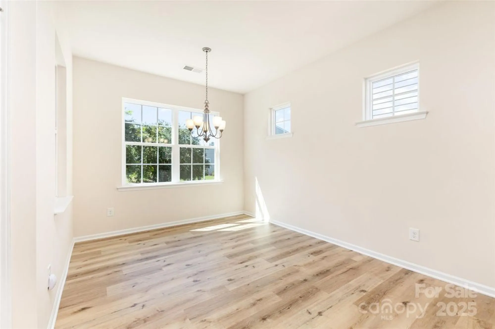 Property Slideshow image 13 of 28 | 6007 edinburgh ln, Fort Mill, SC, 29707