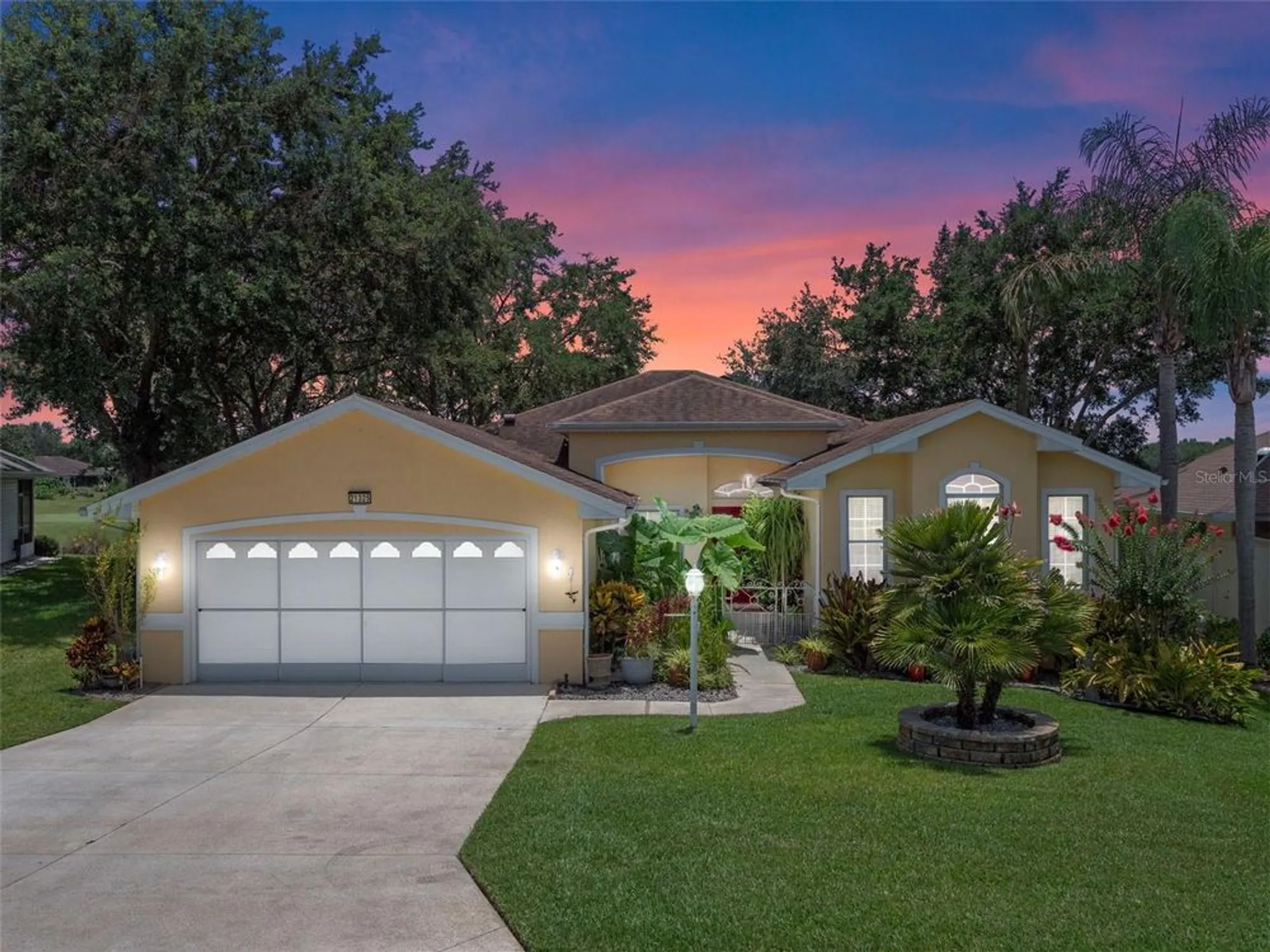 Property Slideshow image 1 of 68 | 21325 royal troon dr, Leesburg, FL, 34748