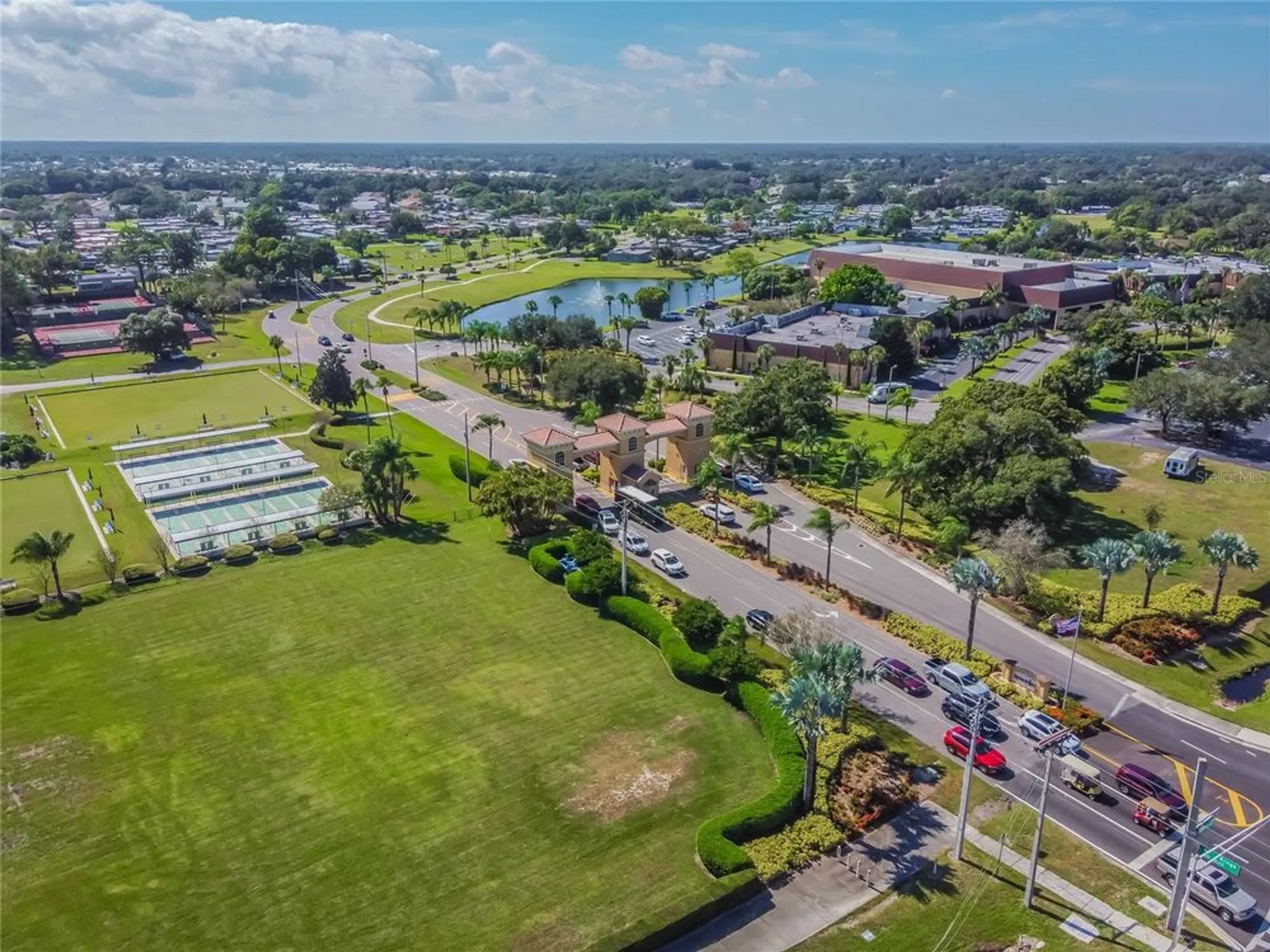 Property Slideshow image 26 of 50 | 201 kings blvd 19, Sun City Center, FL, 33573