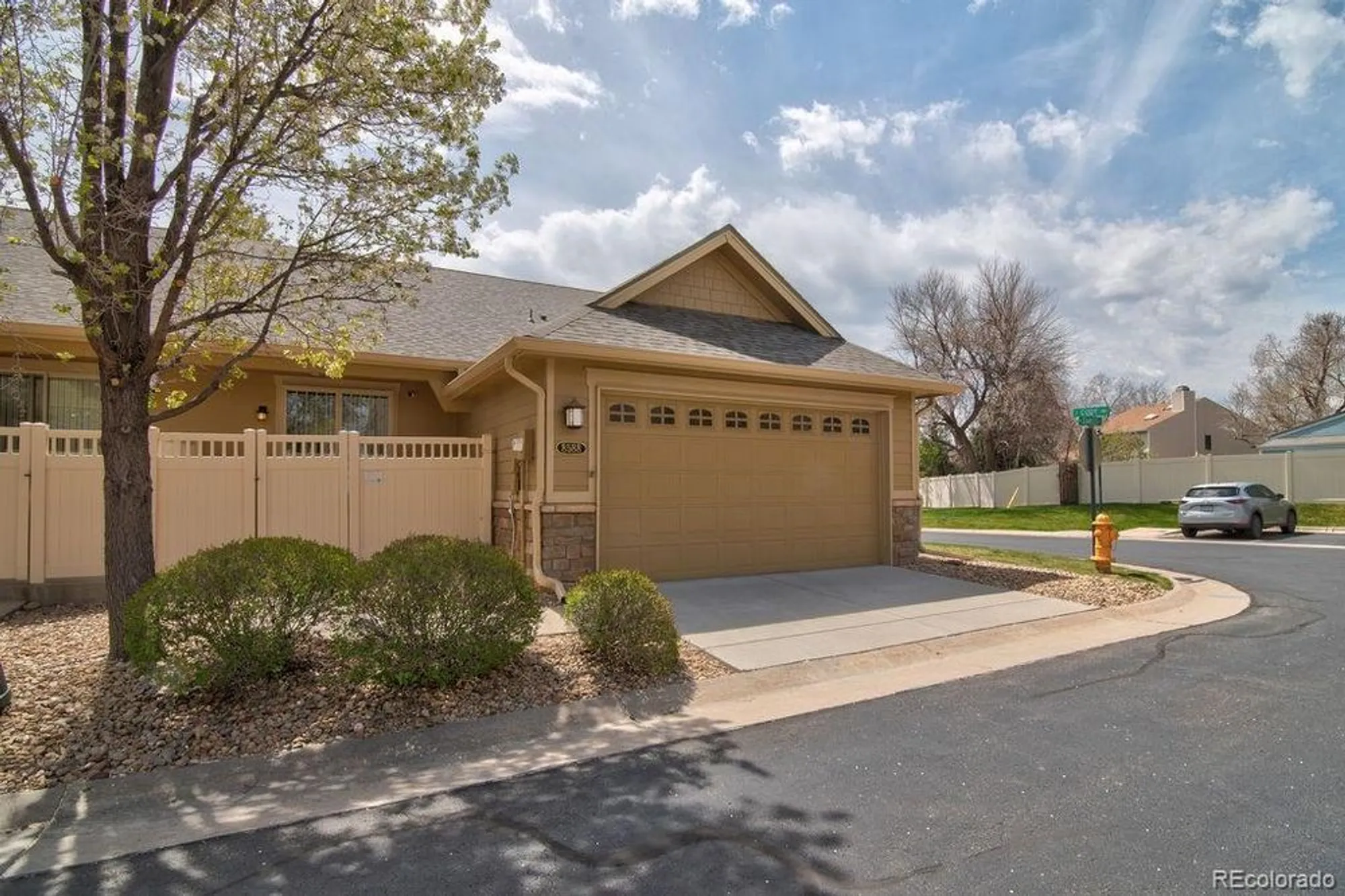Property Slideshow image 41 of 50 | 8588 w quarles pl, Littleton, CO, 80128