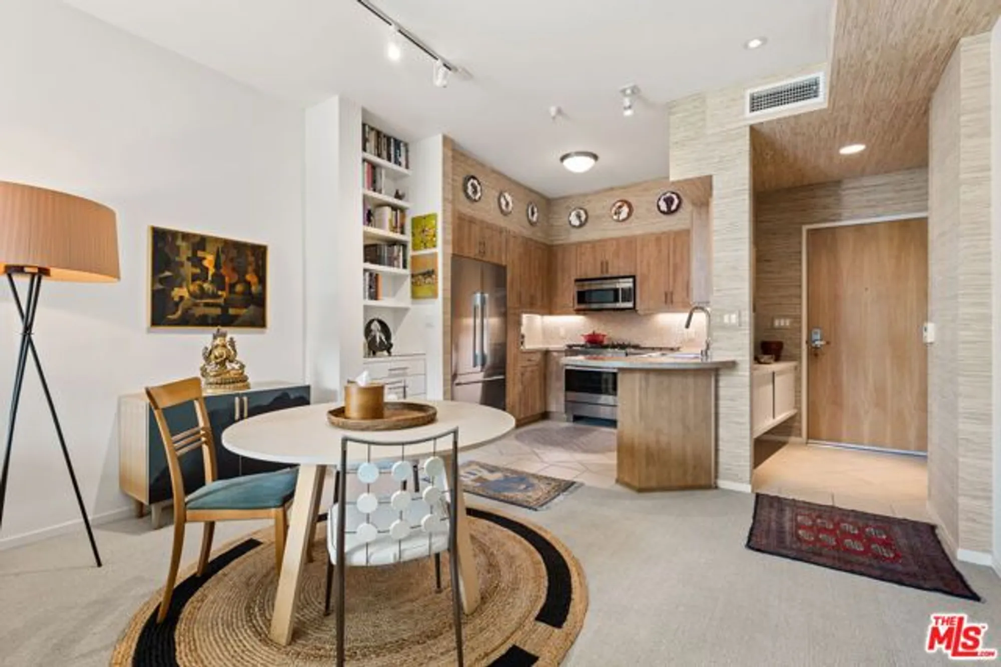 Property Slideshow image 11 of 35 | 267 s san pedro st 621, Los Angeles, CA, 90012