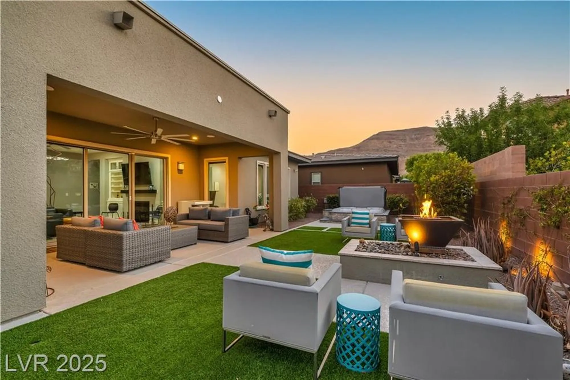 Property Slideshow image 4 of 87 | 9988 regency square ave, Las Vegas, NV, 89148