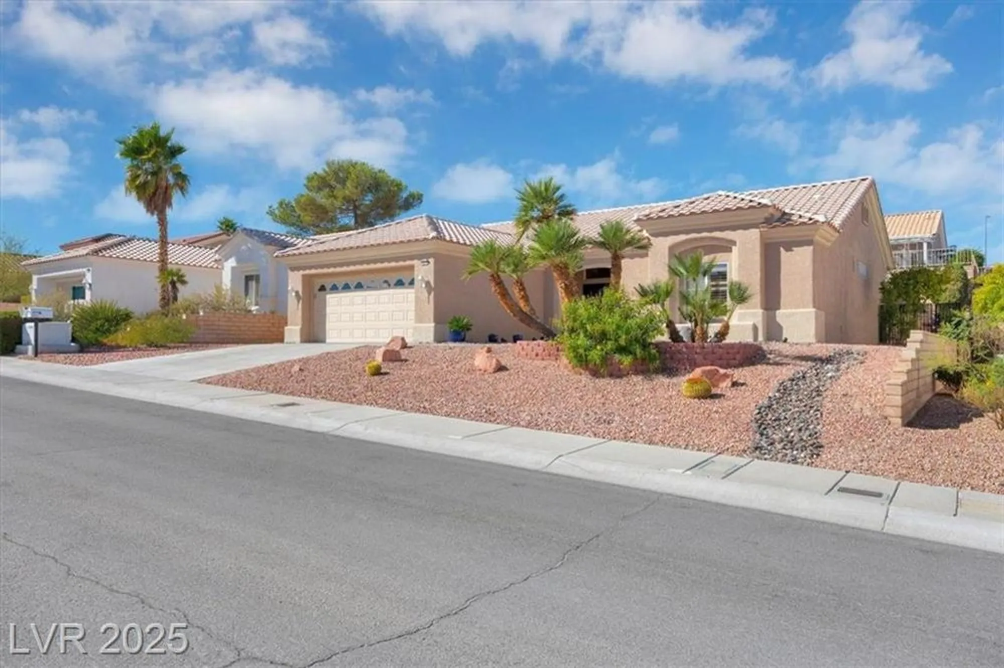 Property Slideshow image 34 of 46 | 2621 hanging rock dr, Las Vegas, NV, 89134