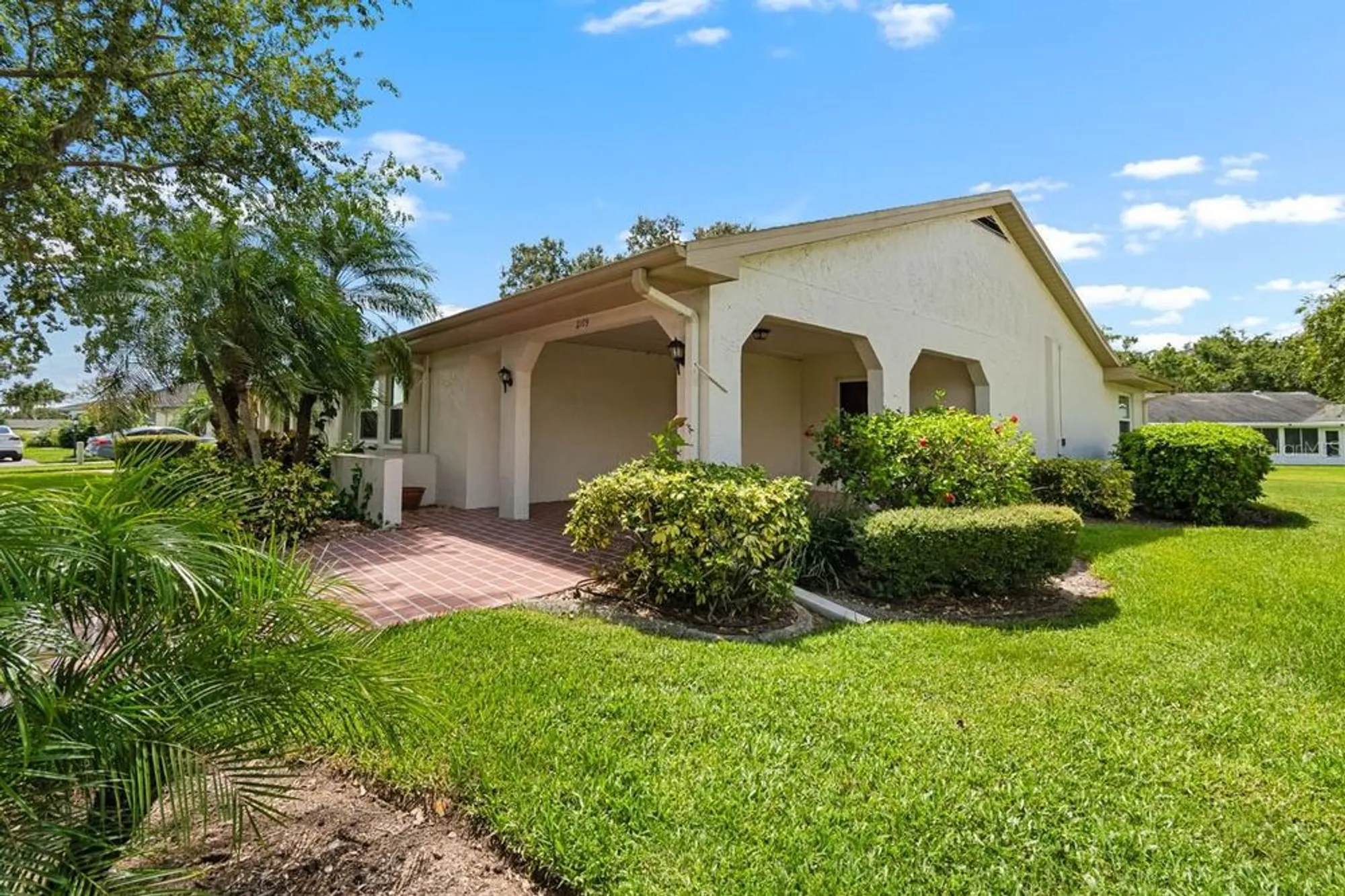 Property Slideshow image 5 of 50 | 2109 harleston pl # 2109, Sun City Center, FL, 33573