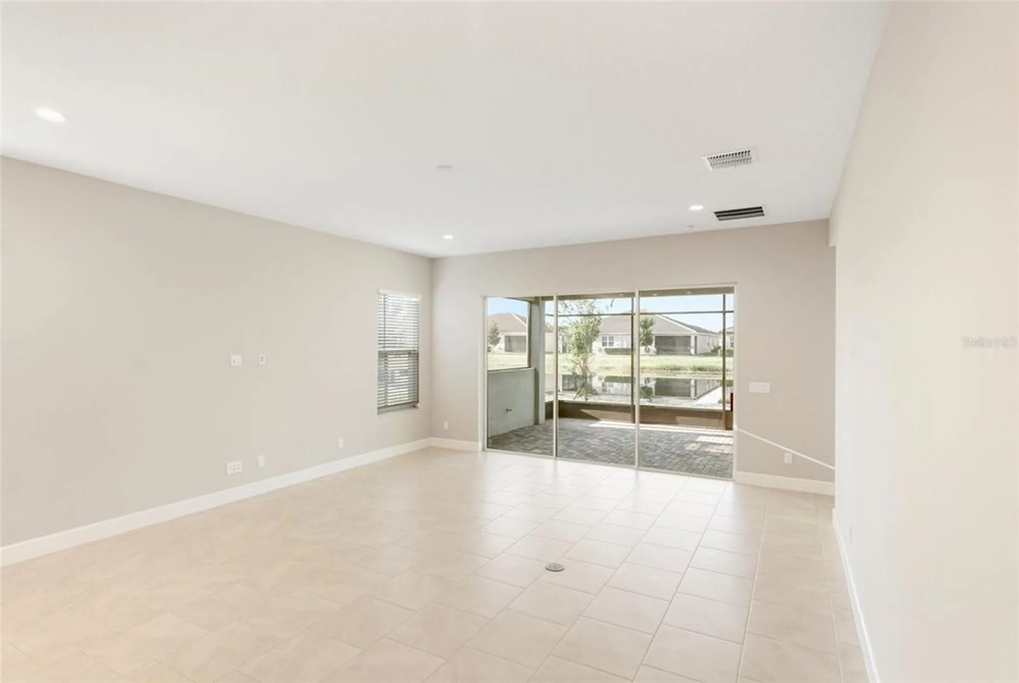 Property Slideshow image 23 of 50 | 4838 sevilla shores dr, Wimauma, FL, 33598