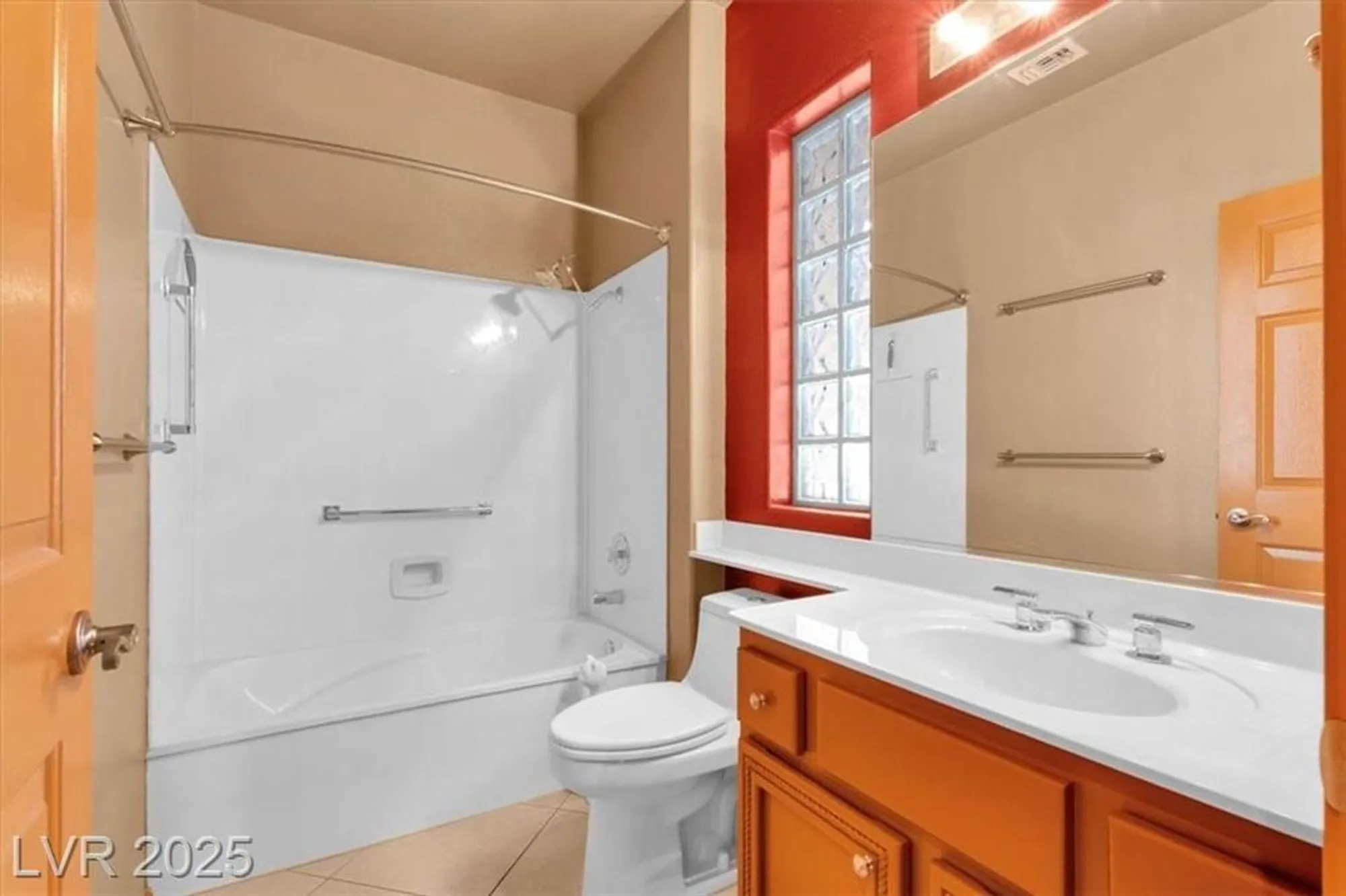 Property Slideshow image 17 of 46 | 2621 hanging rock dr, Las Vegas, NV, 89134