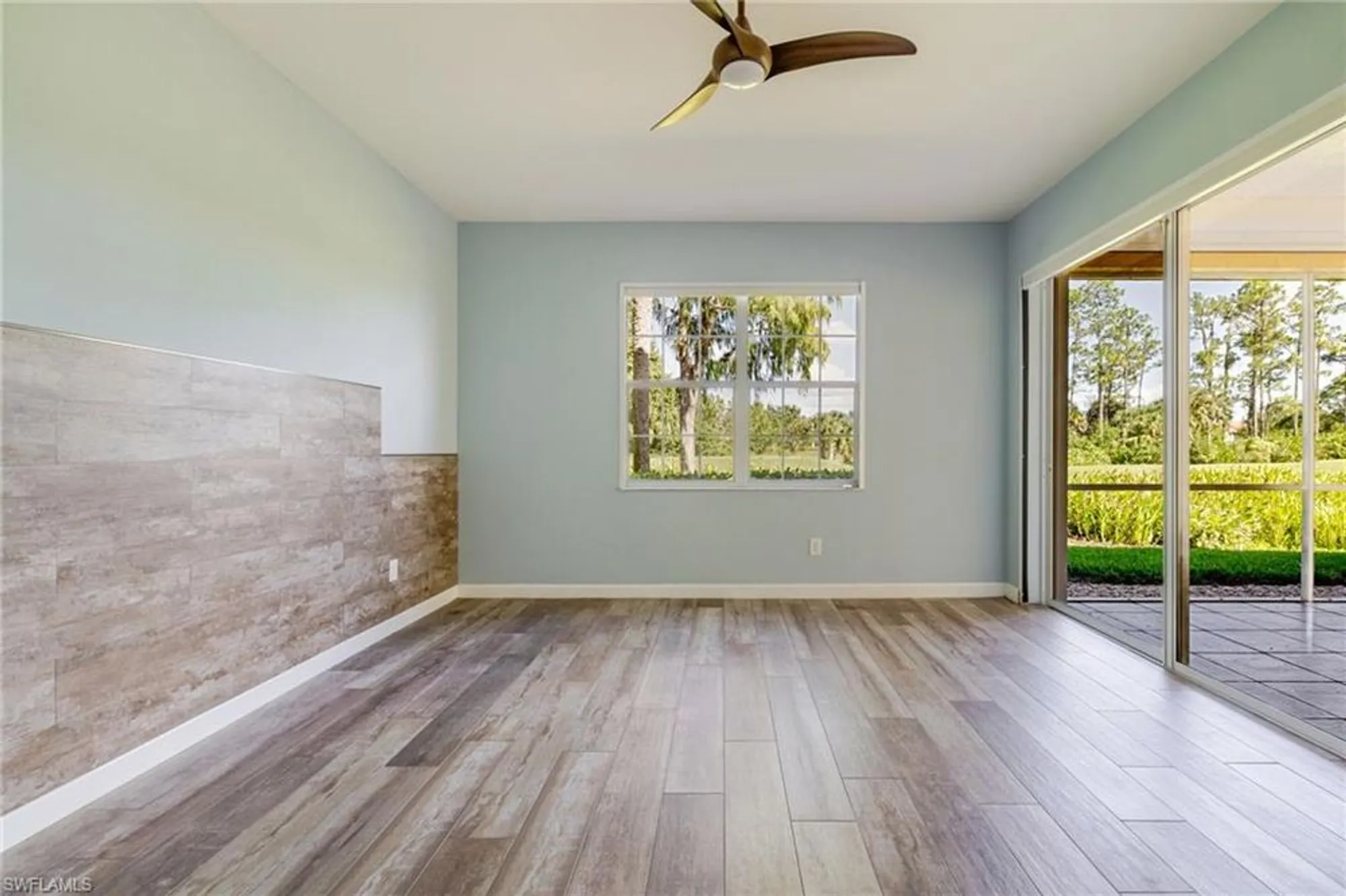Property Slideshow image 12 of 37 | 20211 burnside pl 203, Estero, FL, 33928