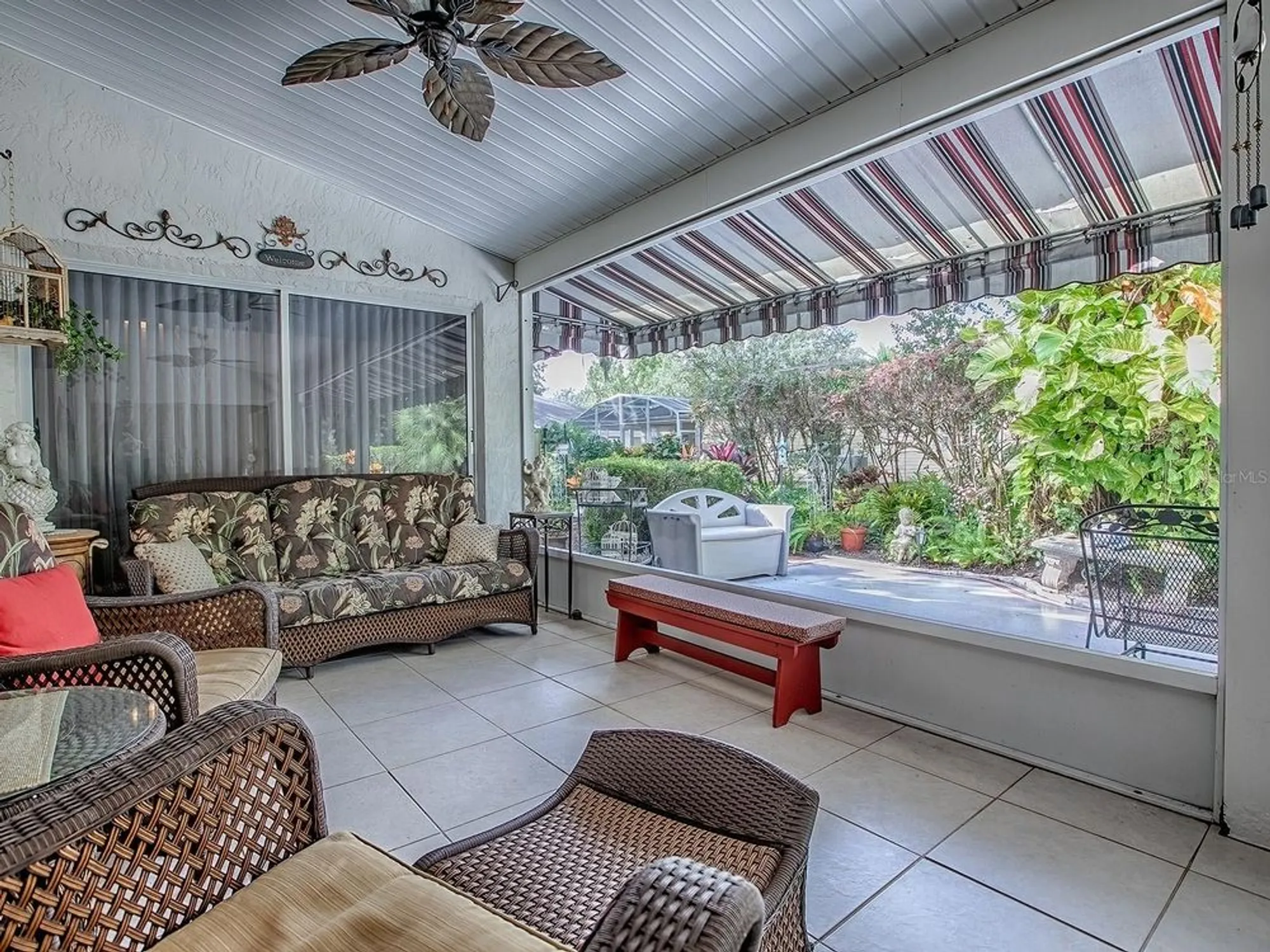 Property Slideshow image 37 of 62 | 25749 whisper oaks rd, Leesburg, FL, 34748