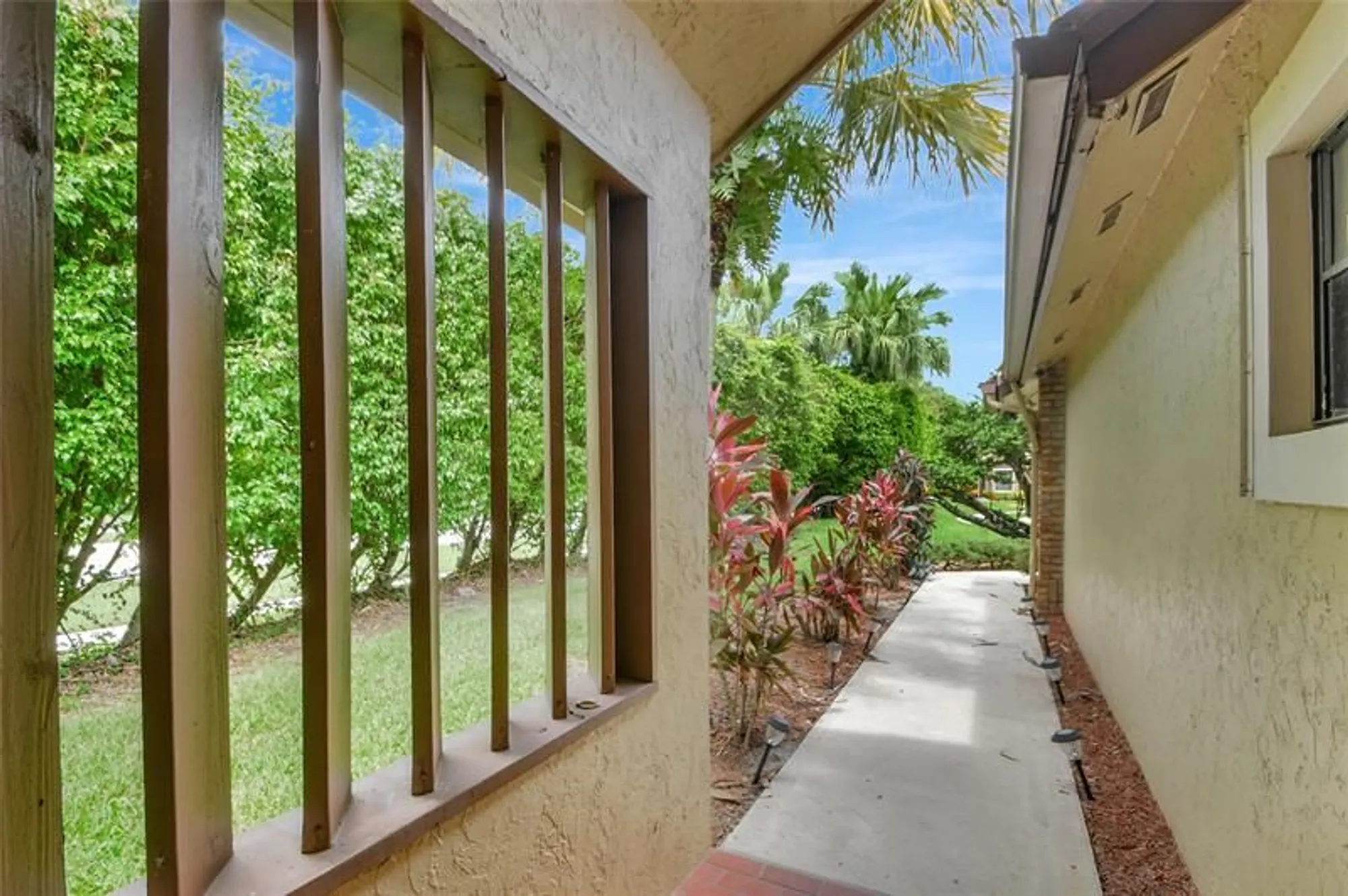 Property Slideshow image 6 of 18 | 8071 popash ct, Boynton Beach, FL, 33472