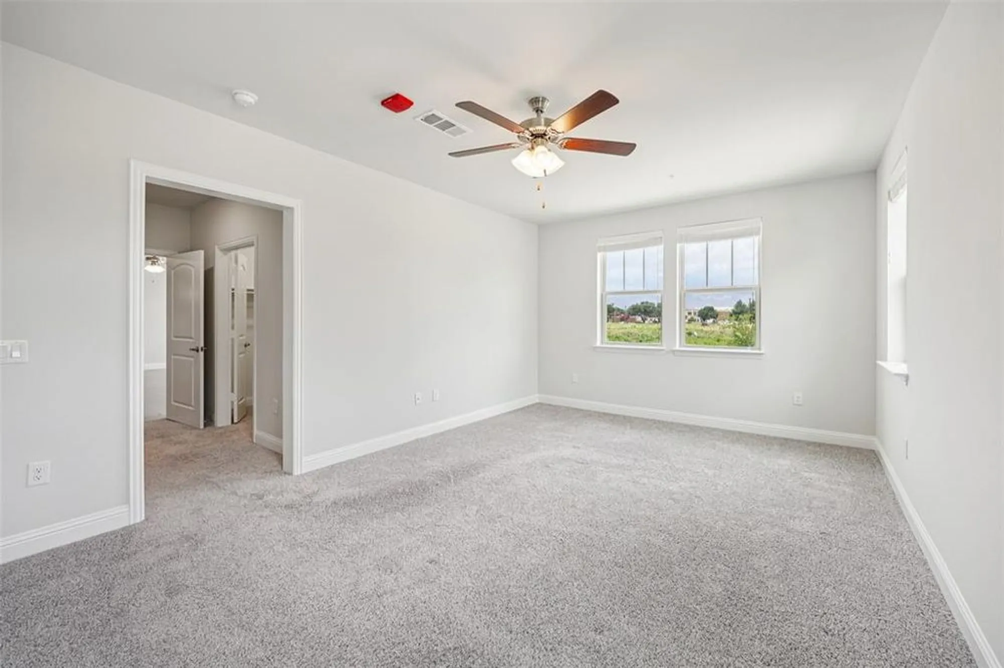 Property Slideshow image 6 of 35 | 1735 wittington pl apt 2203, Dallas, TX, 75234
