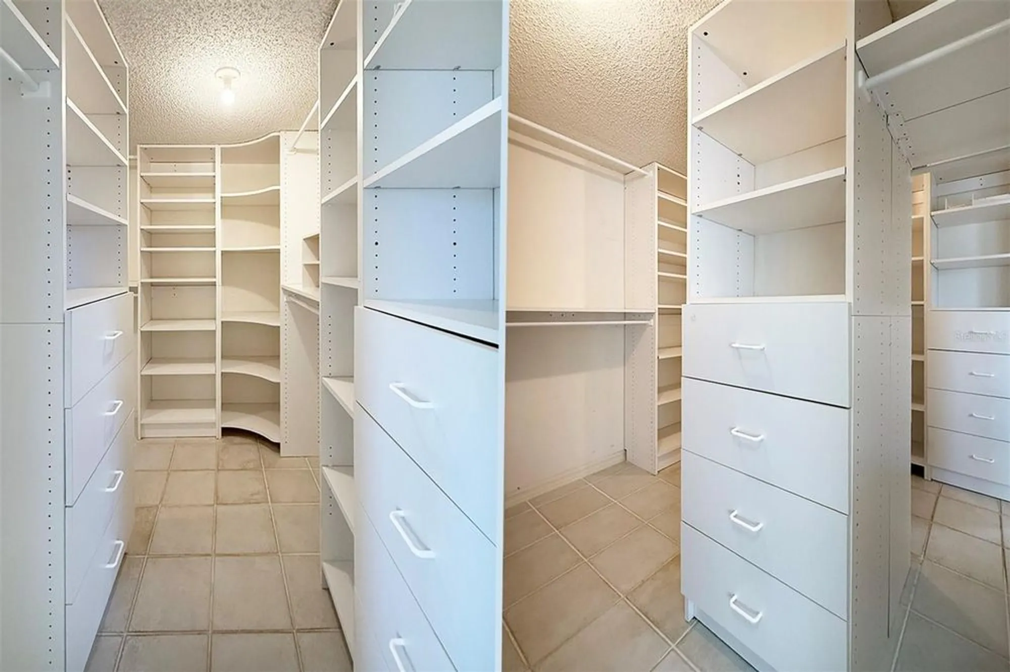 Property Slideshow image 34 of 60 | 2016 new bedford dr, Sun City Center, FL, 33573