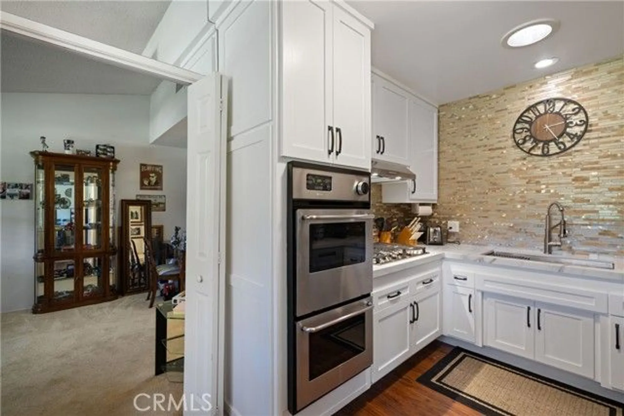 Property Slideshow image 23 of 57 | 19211 avenue of the oaks a, Newhall, CA, 91321