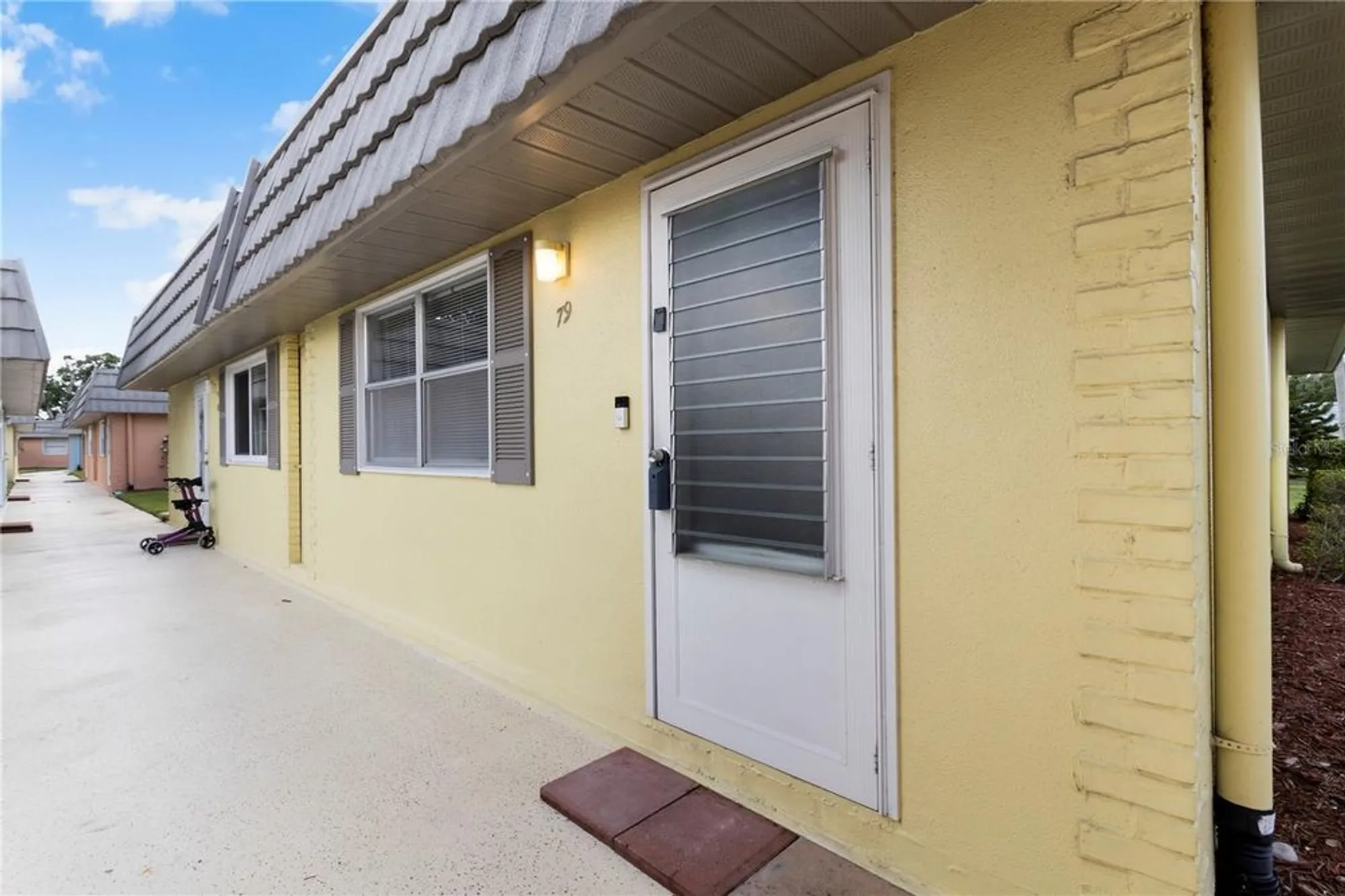 Property Slideshow image 2 of 53 | 201 bedford st 79, Sun City Center, FL, 33573