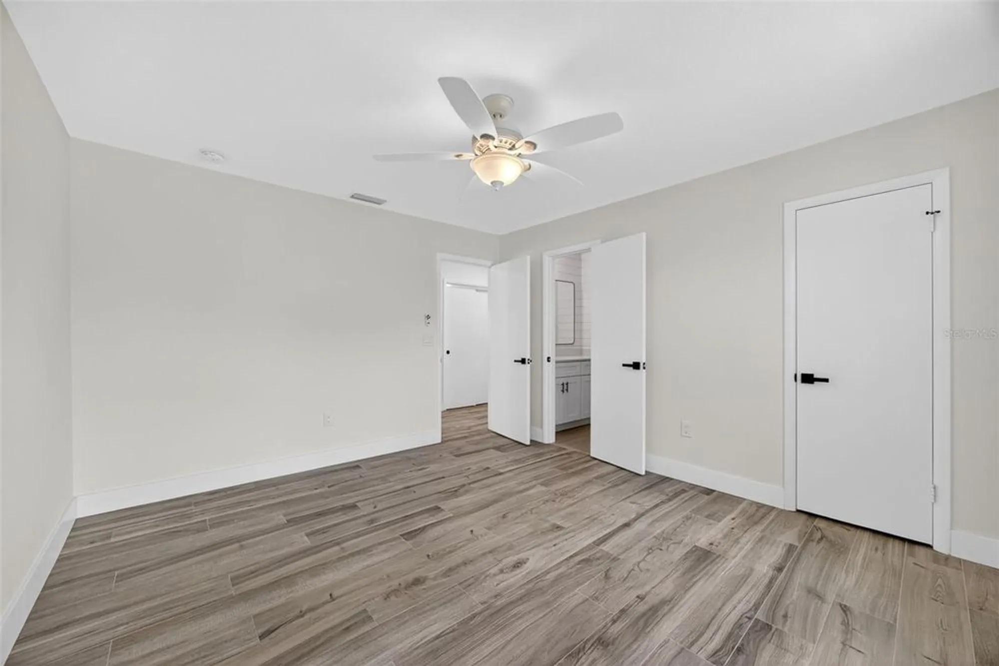 Property Slideshow image 15 of 34 | 2733 riverbluff pl v57, Sarasota, FL, 34231