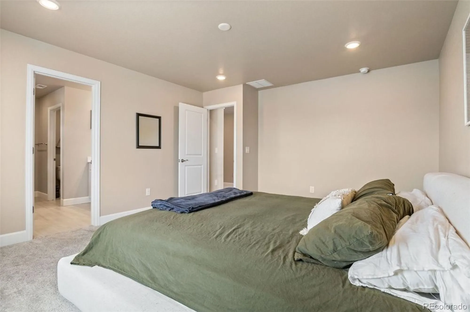 Property Slideshow image 27 of 39 | 3888 red valley ln, Castle Rock, CO, 80104