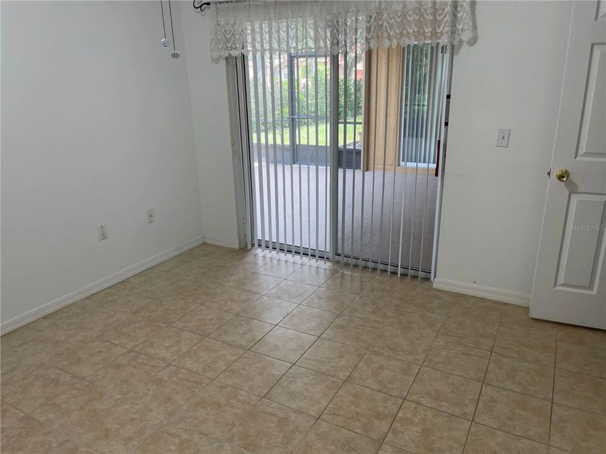 Property Slideshow image 31 of 52 | 572 sienna dr, Poinciana, FL, 34759