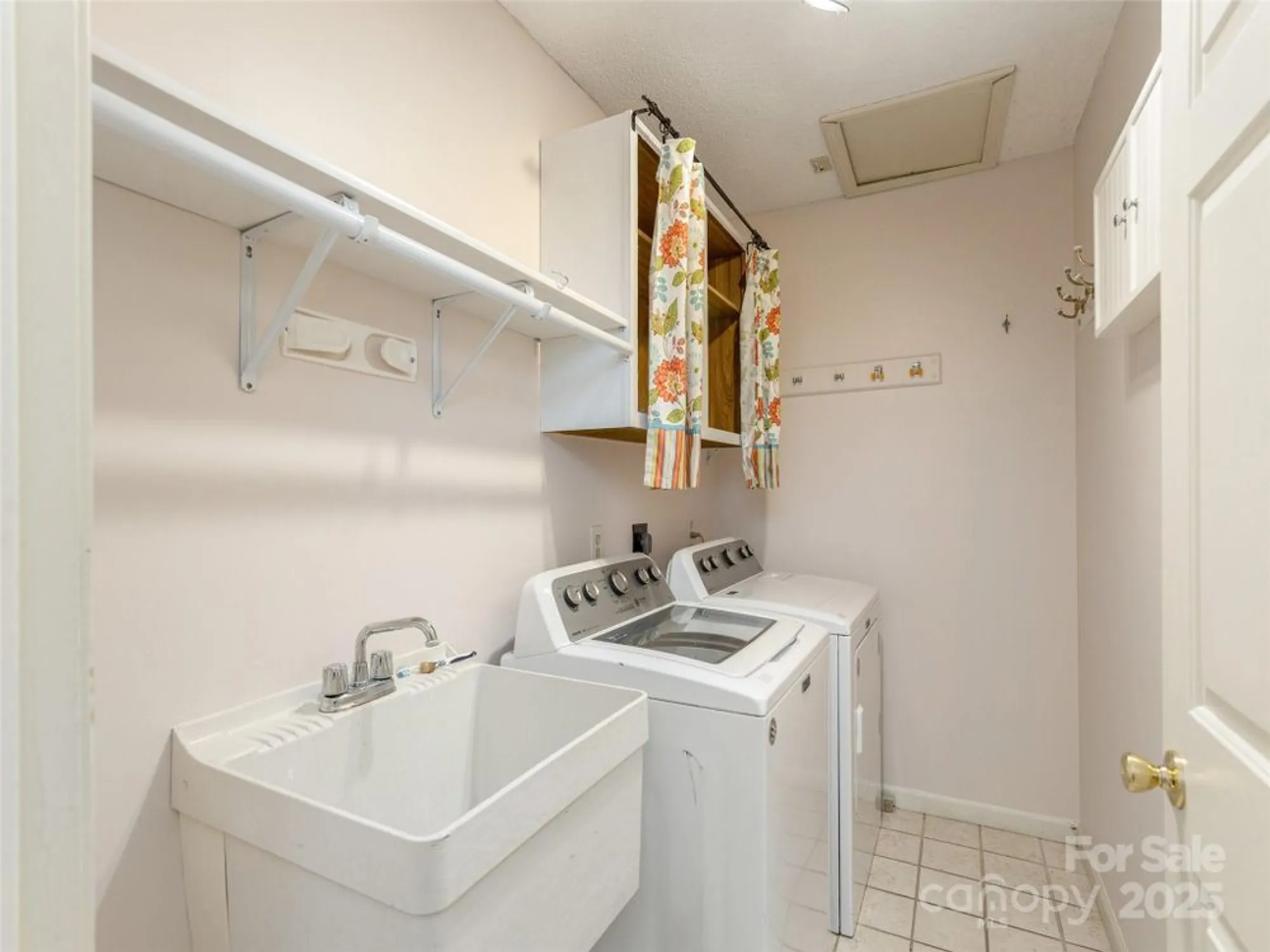 Property Slideshow image 30 of 35 | 204 greenleaf dr, Flat Rock, NC, 28731