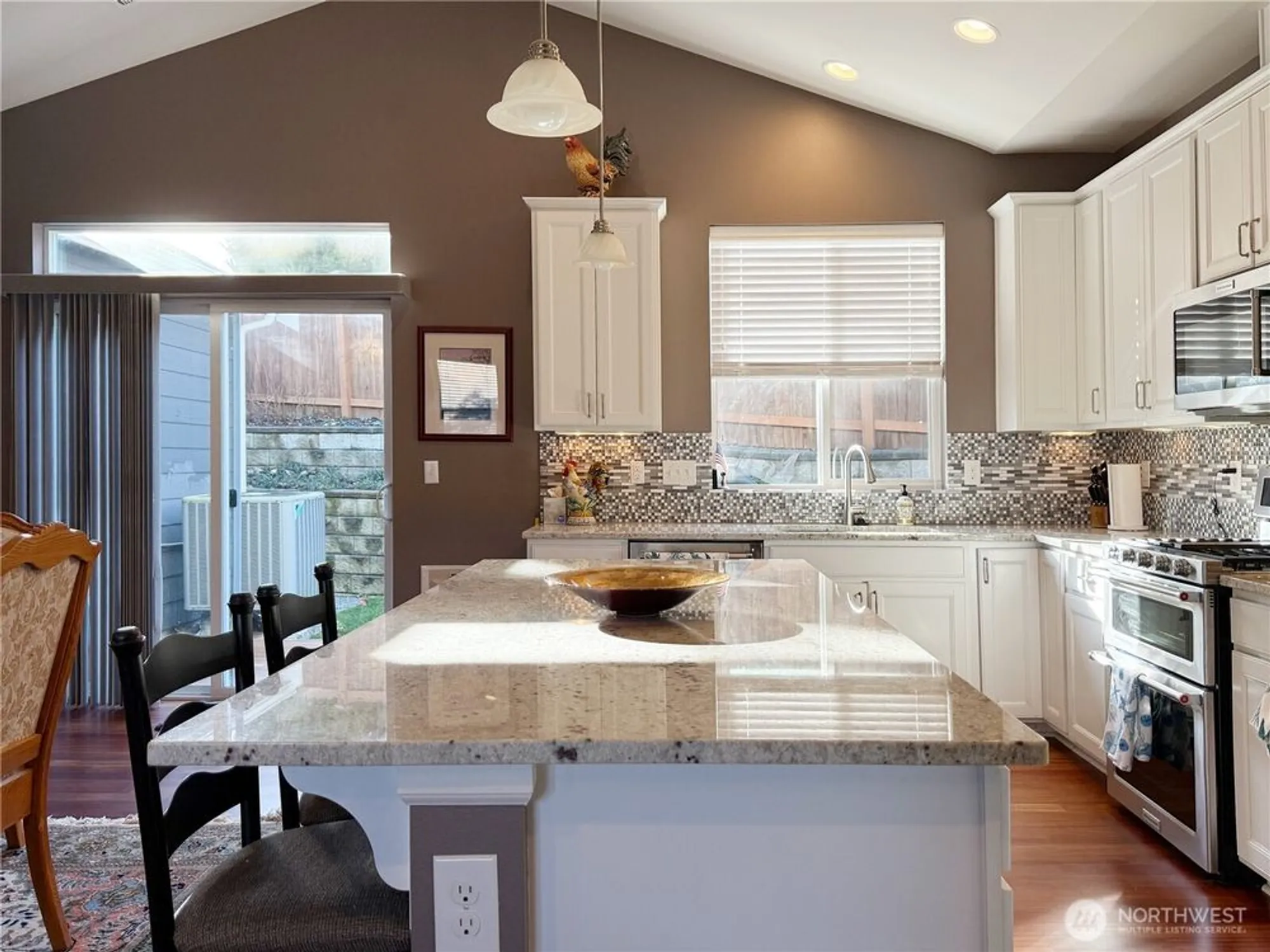 Property Slideshow image 10 of 38 | 4541 broadway st, Mount Vernon, WA, 98274