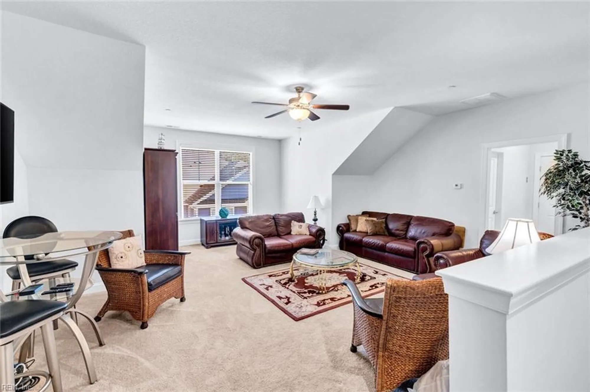 Property Slideshow image 32 of 36 | 936 biltmore way # 37, Chesapeake, VA, 23320