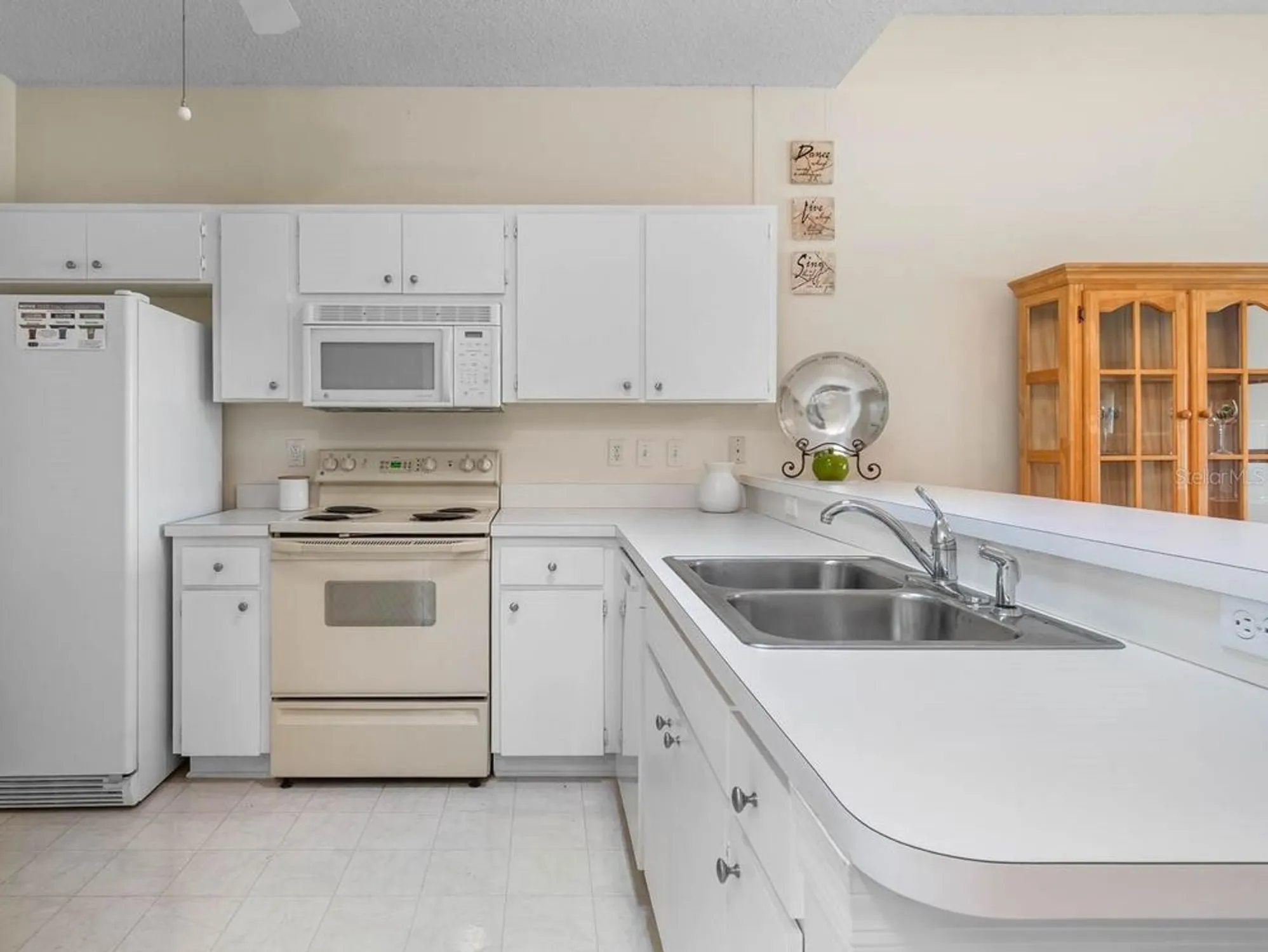 Property Slideshow image 27 of 47 | 1012 radison lake ct 59, Sun City Center, FL, 33573