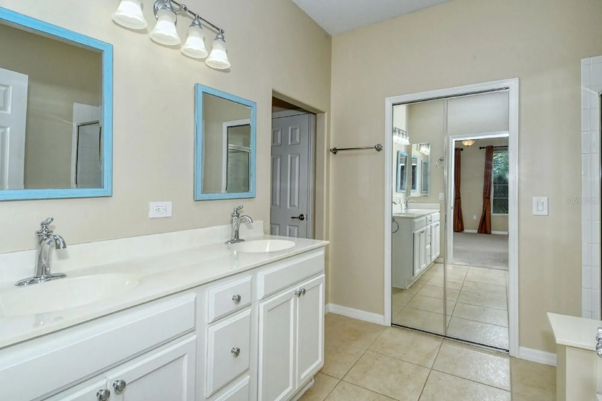 Property Slideshow image 23 of 47 | 1251 burgos dr # 303, Sarasota, FL, 34238