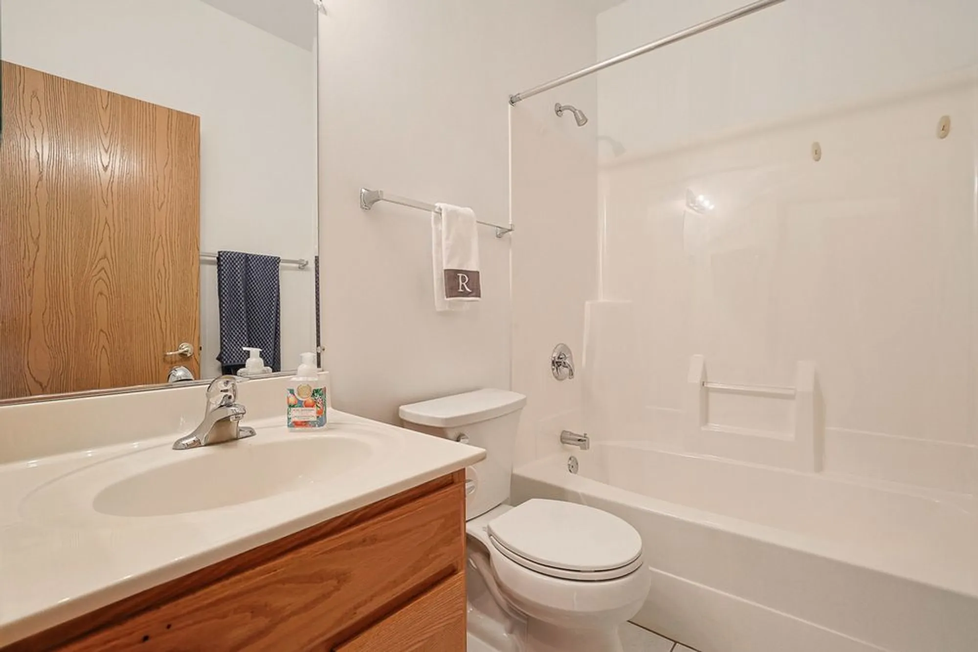 Property Slideshow image 19 of 32 | 3455 steeplechase way, Grayslake, IL, 60030