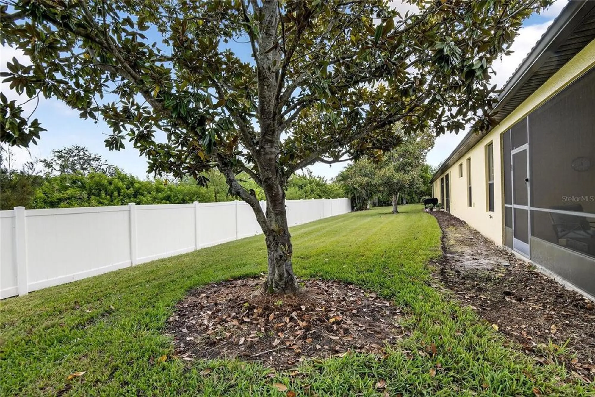 Property Slideshow image 42 of 58 | 307 bluewater falls ct, Apollo Beach, FL, 33572