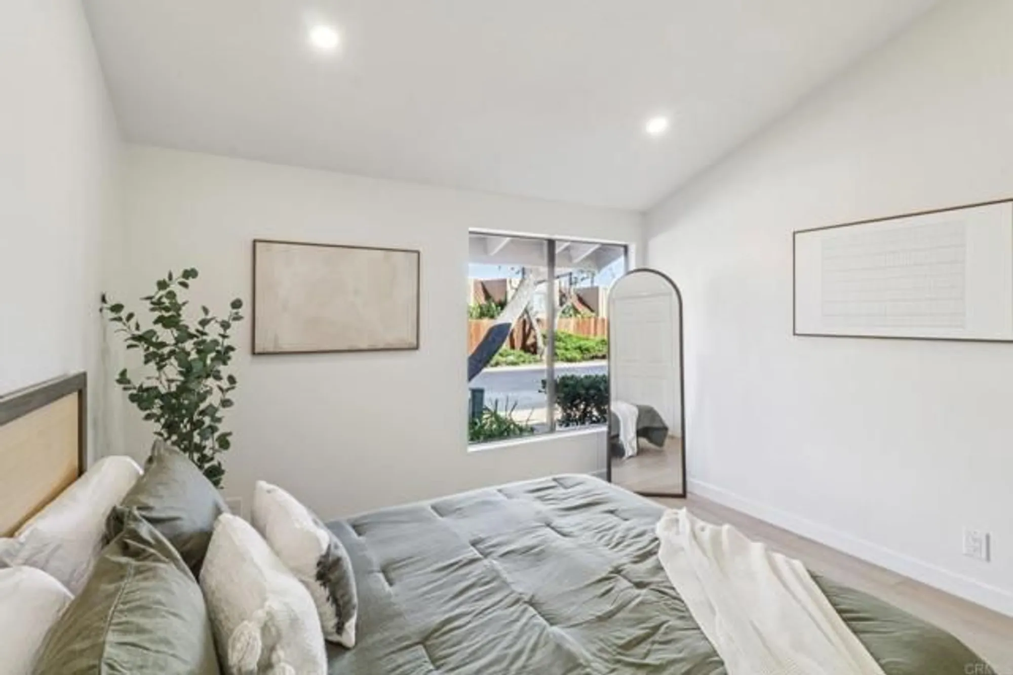 Property Slideshow image 20 of 36 | 737 nob cir, Vista, CA, 92084